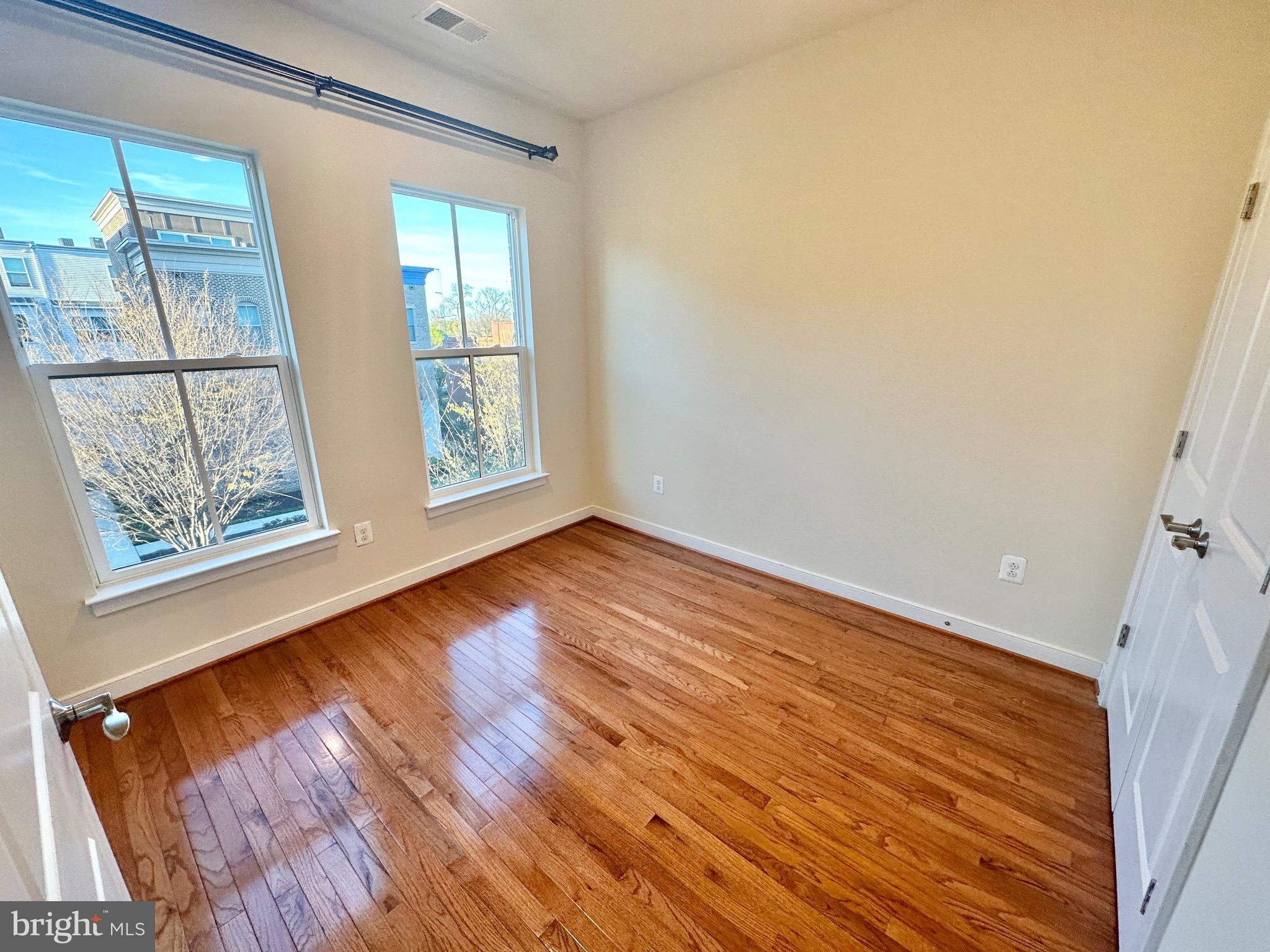 HYATTSVILLE - Residential Lease