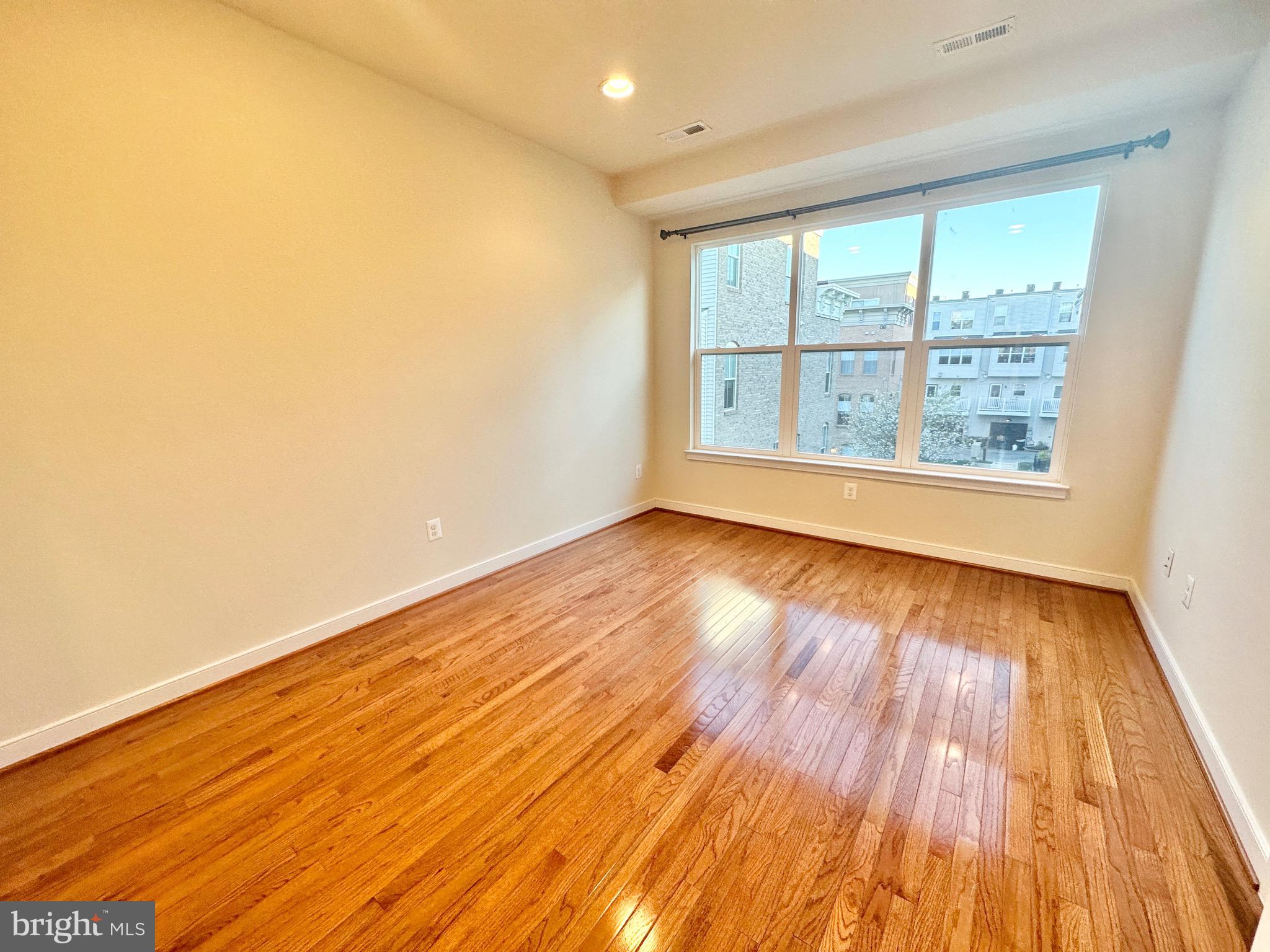 HYATTSVILLE - Residential Lease