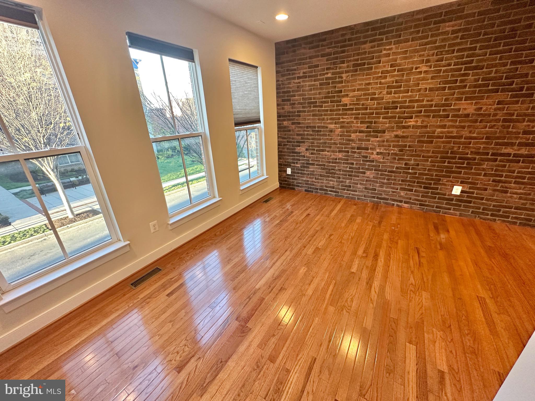 HYATTSVILLE - Residential Lease