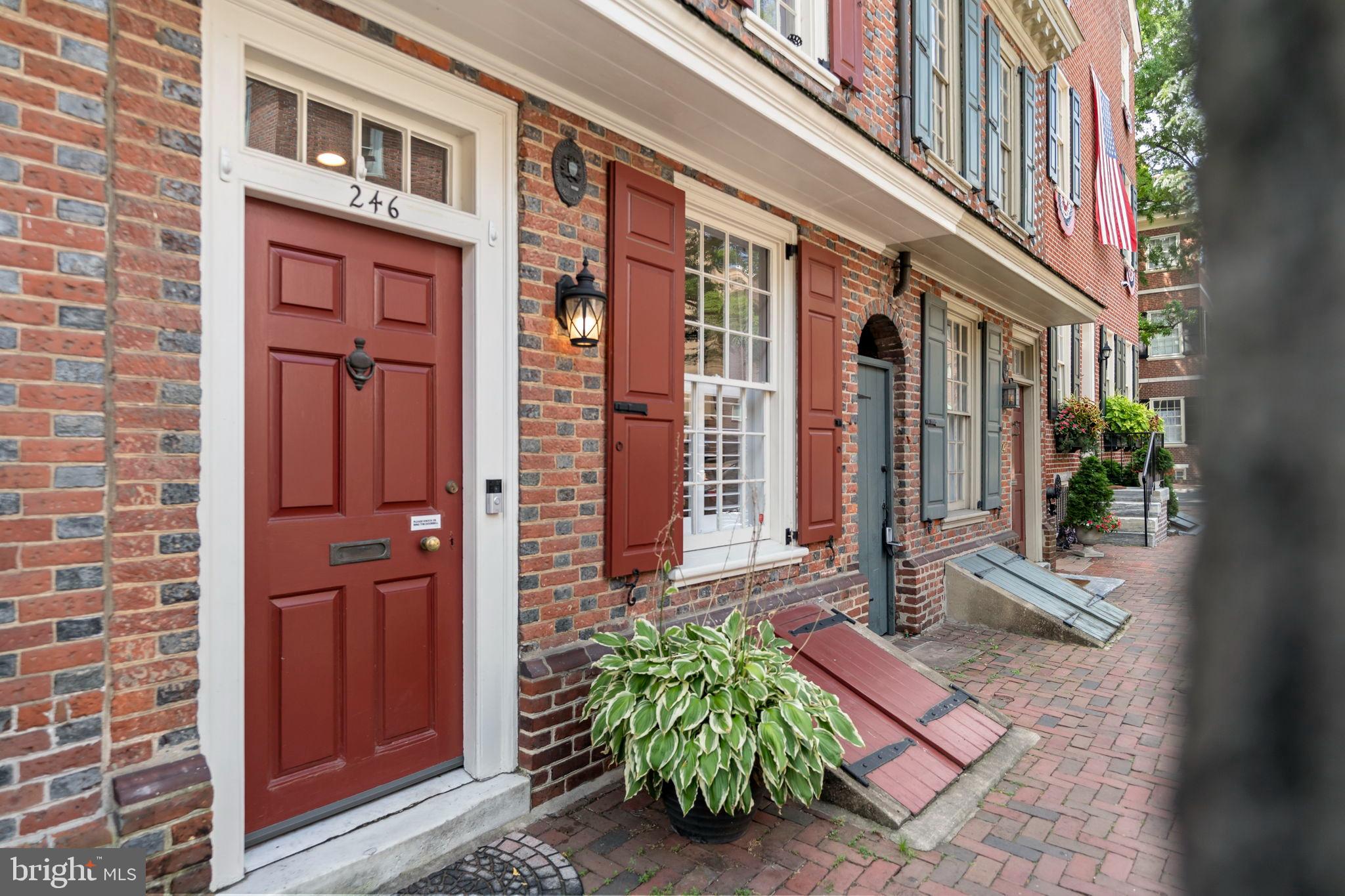 SOCIETY HILL - Residential