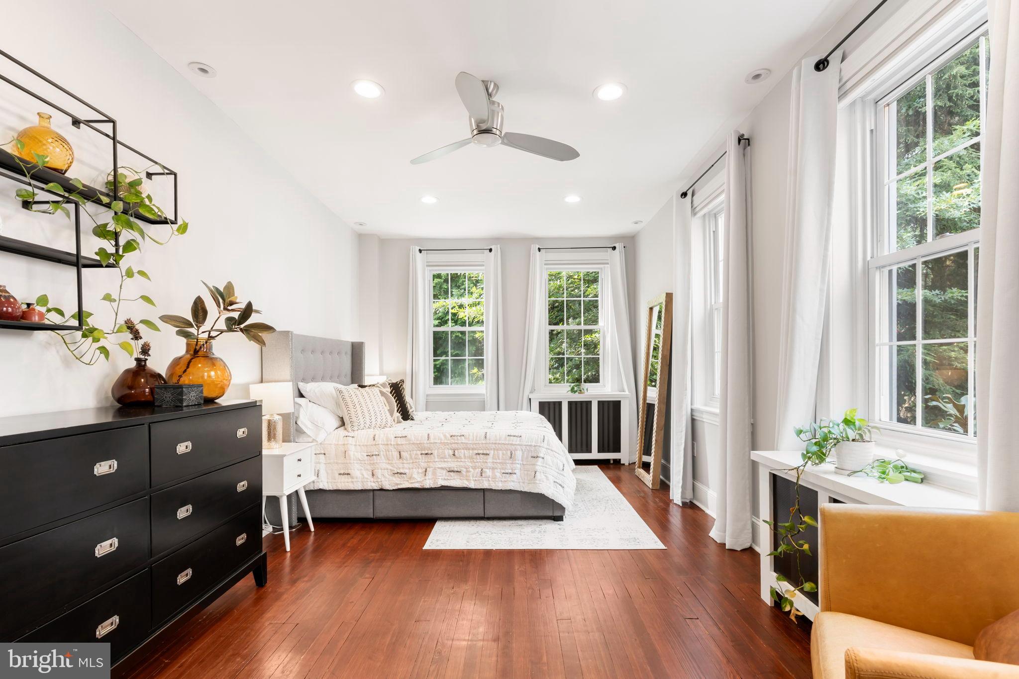 SOCIETY HILL - Residential