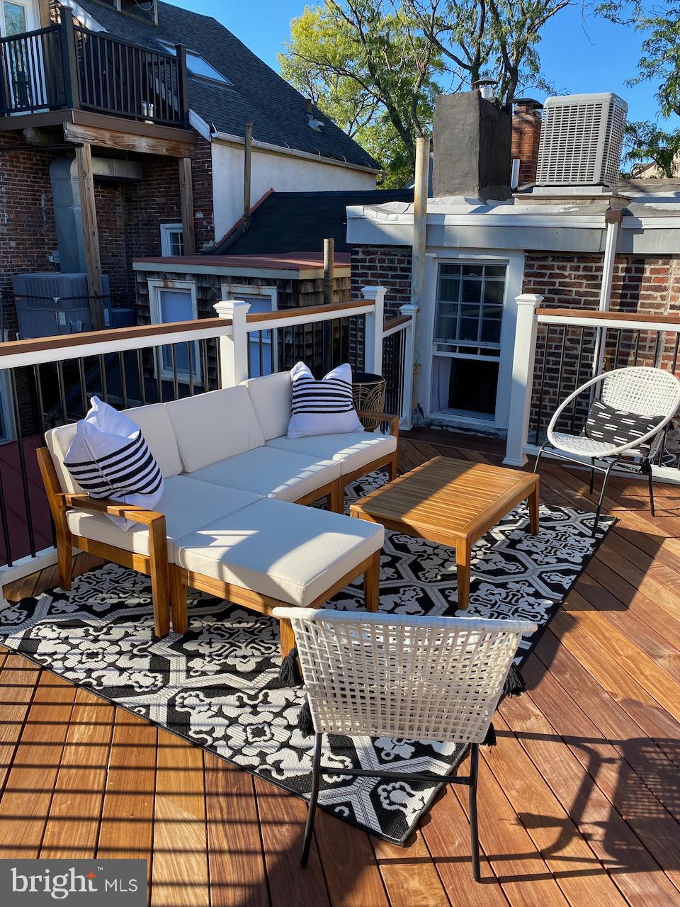 SOCIETY HILL - Residential