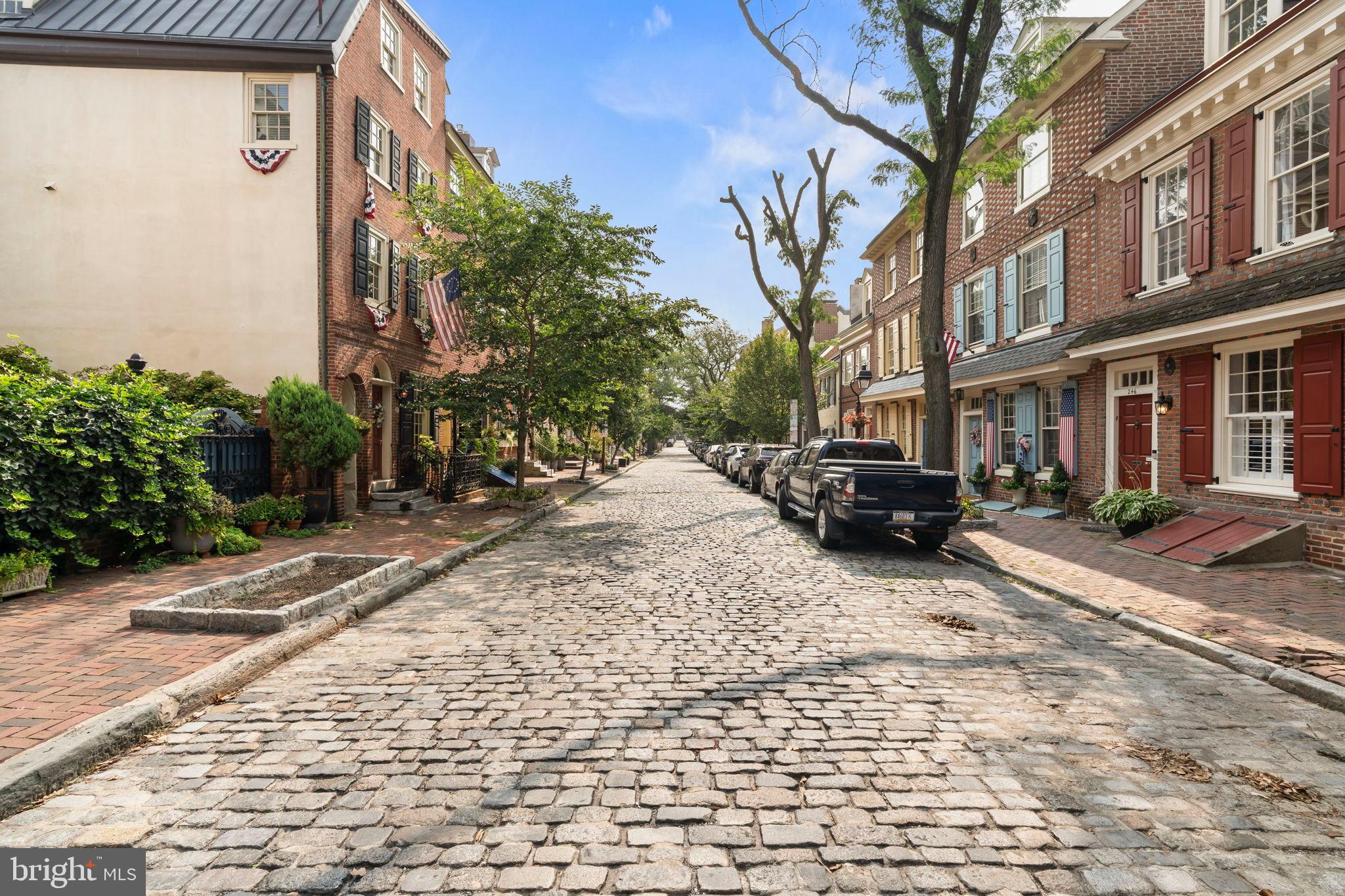 SOCIETY HILL - Residential