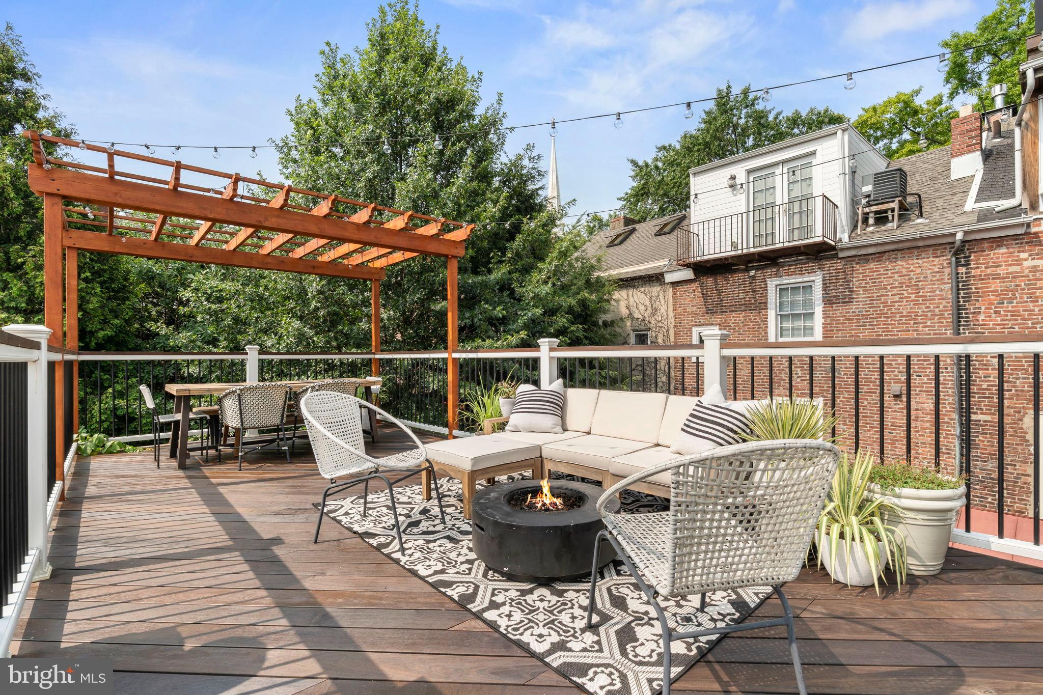 SOCIETY HILL - Residential