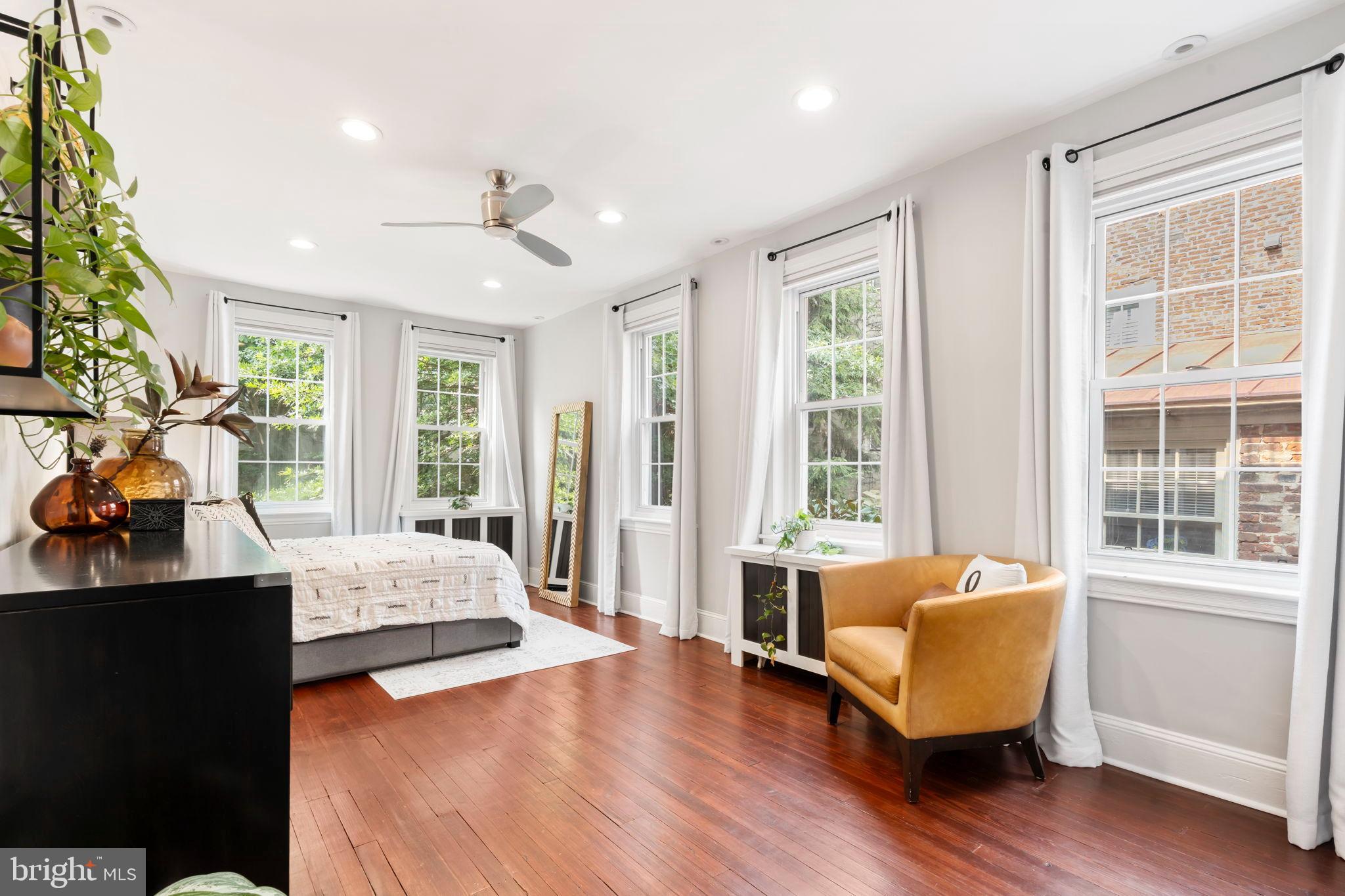 SOCIETY HILL - Residential