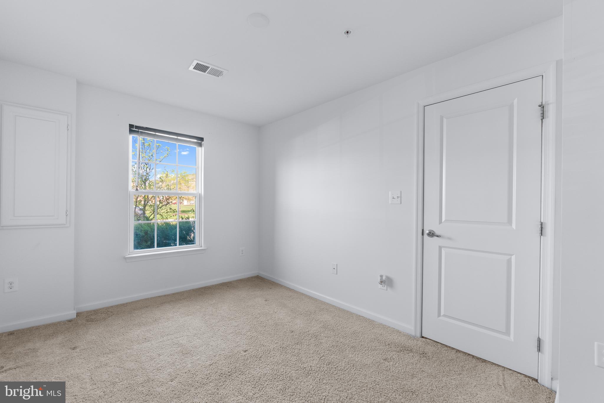 5365 S CENTER DRIVE