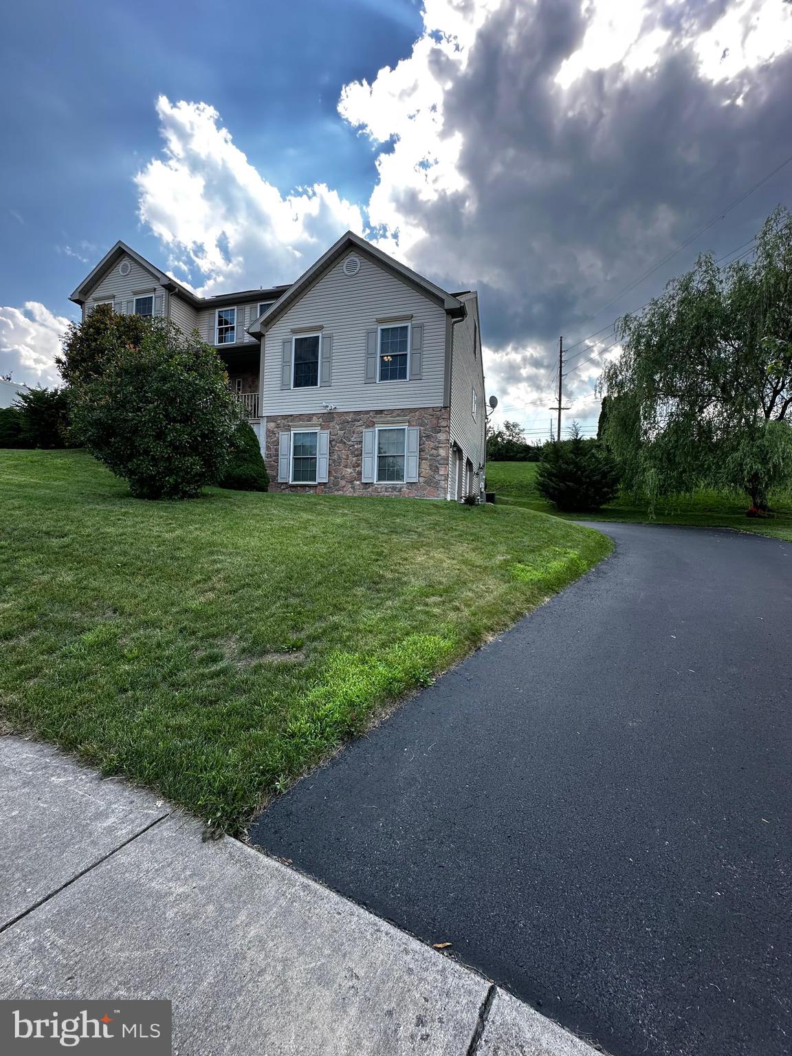5016 OVERLOOK POINTE