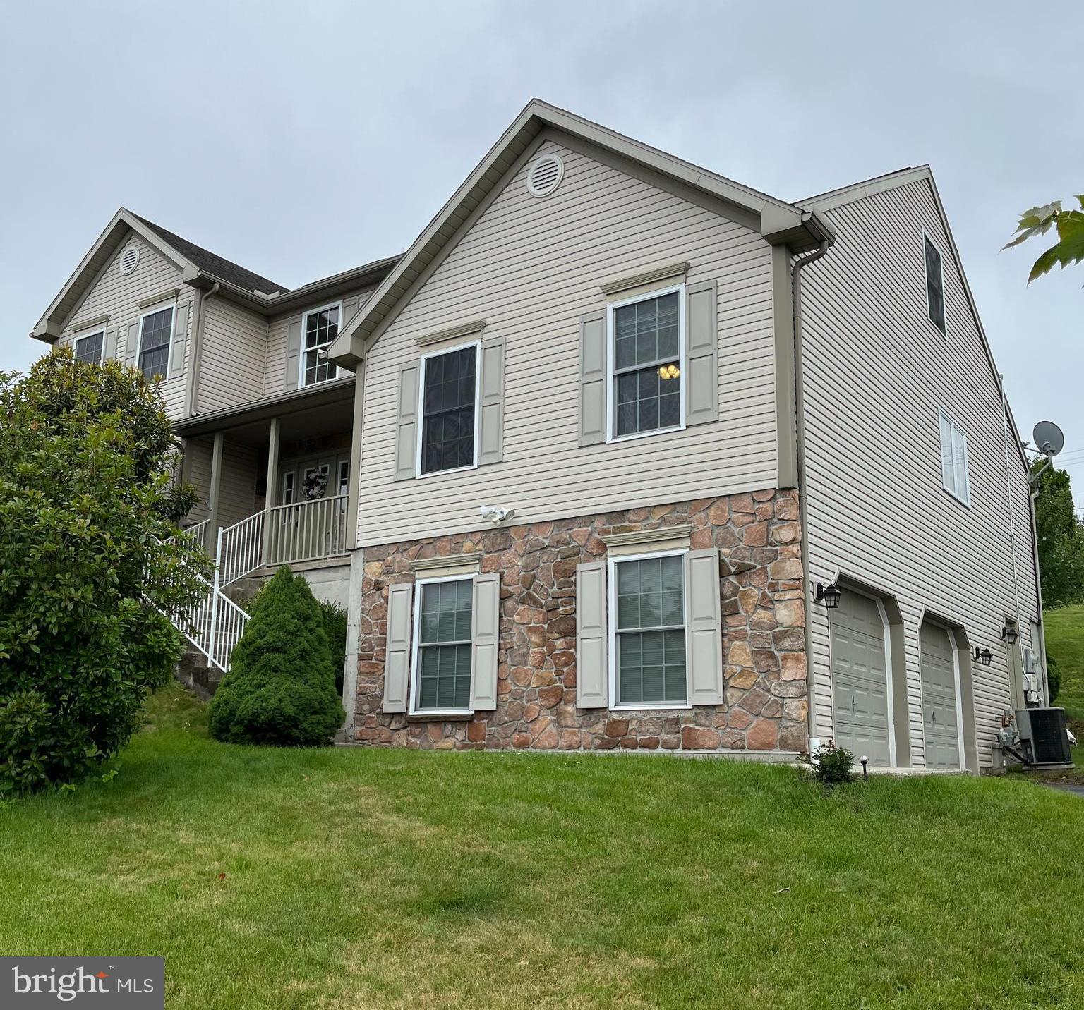 5016 OVERLOOK POINTE
