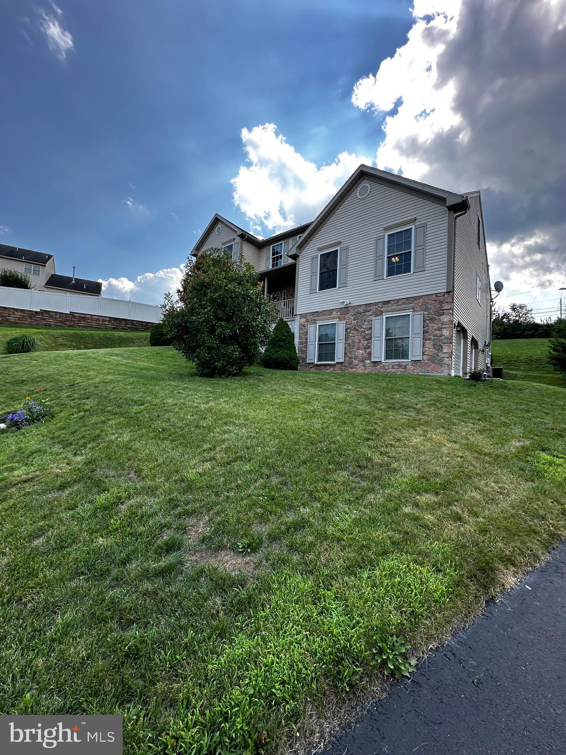 5016 OVERLOOK POINTE