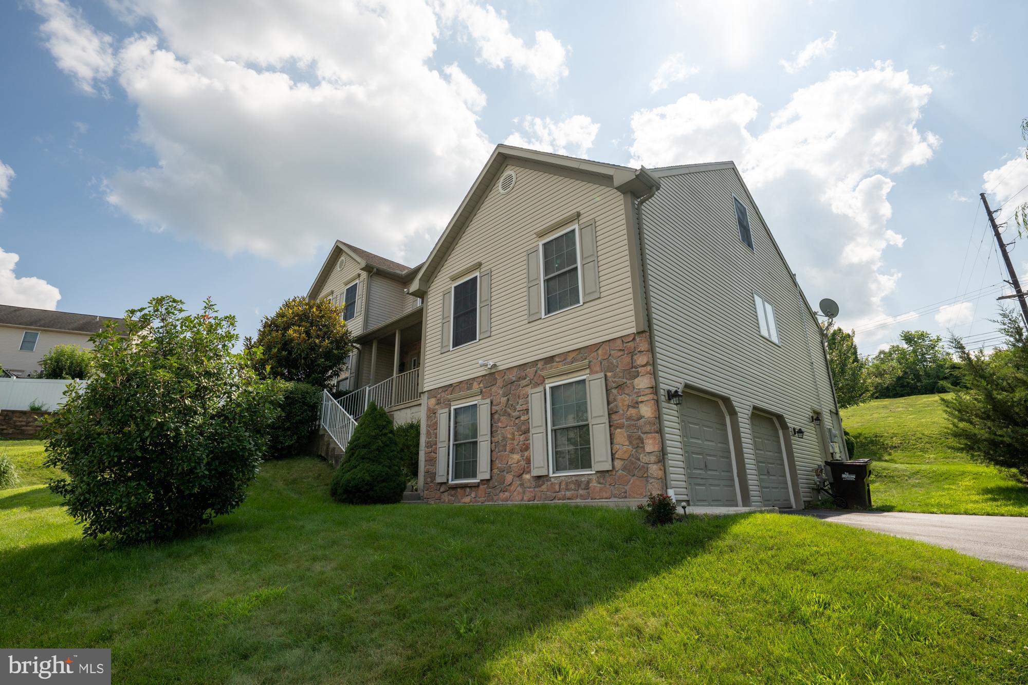 5016 OVERLOOK POINTE