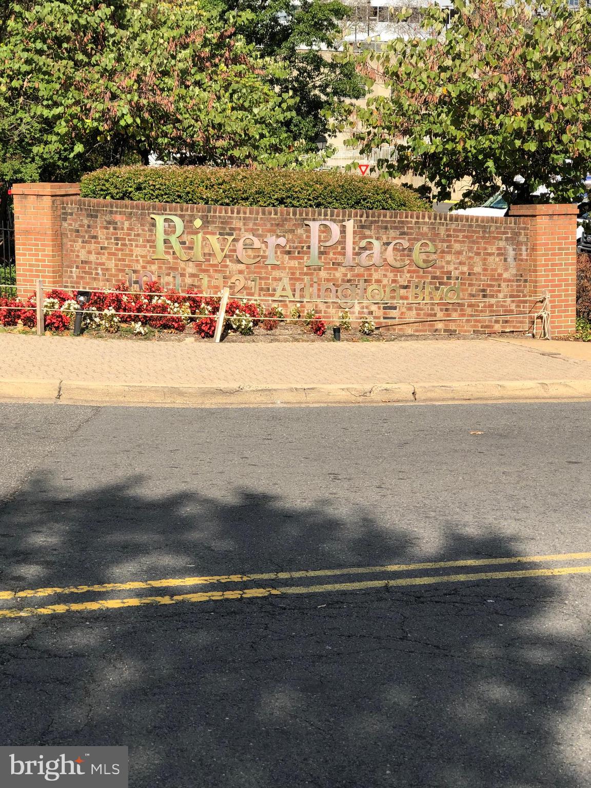 RIVER PLACE EAST - Residential Lease