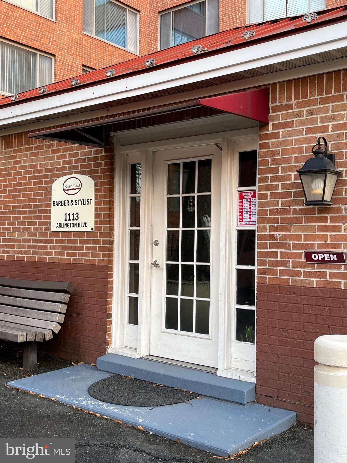 RIVER PLACE EAST - Residential Lease