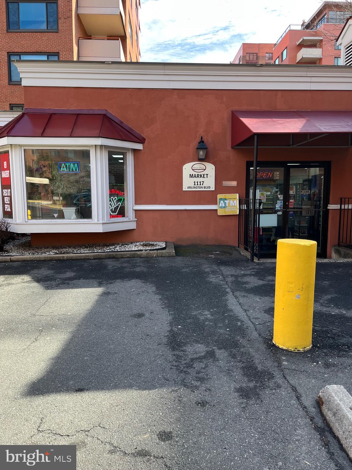 RIVER PLACE EAST - Residential Lease