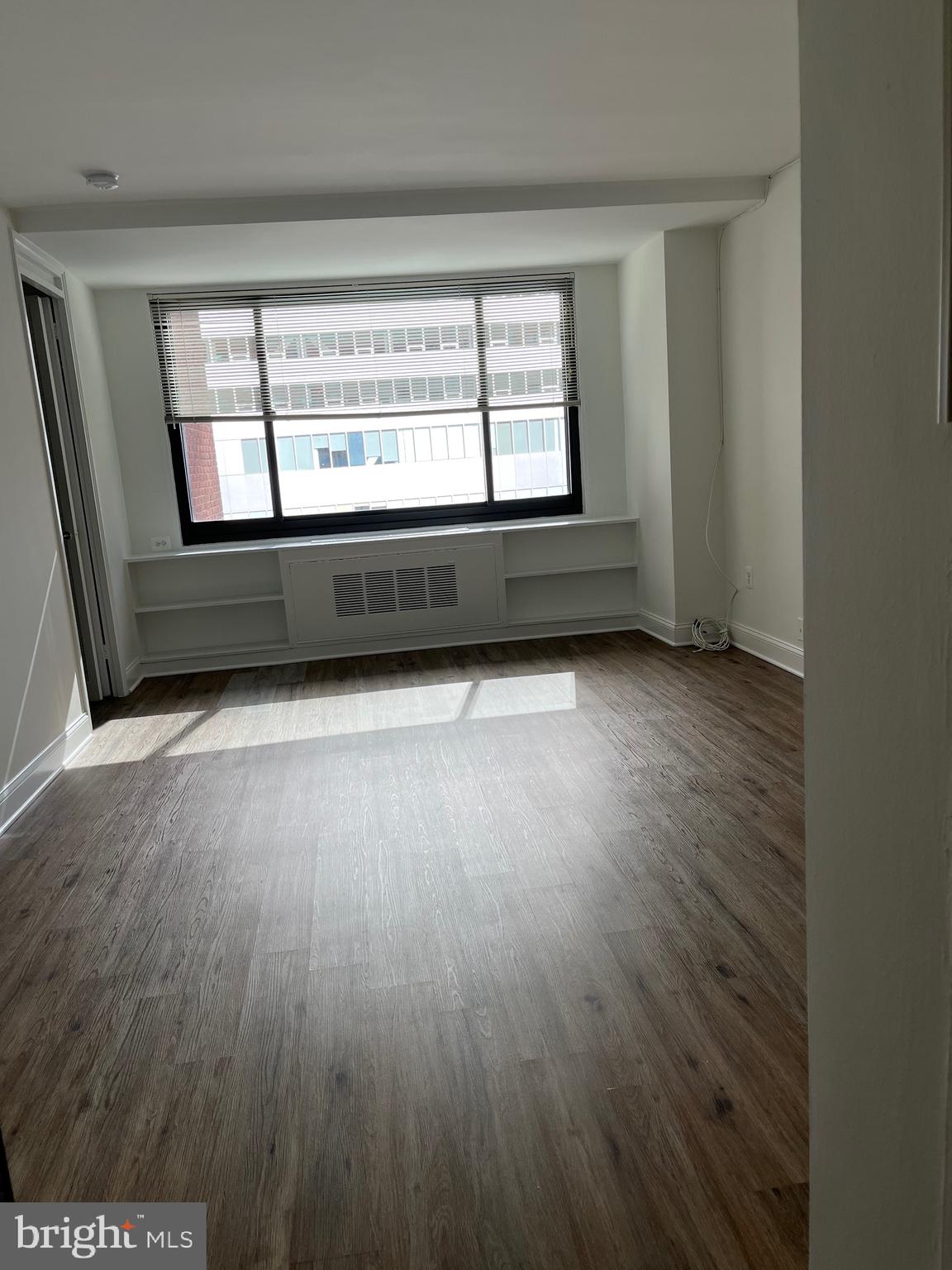 RIVER PLACE EAST - Residential Lease