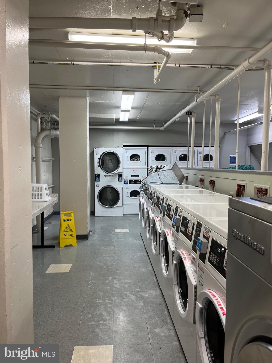 RIVER PLACE EAST - Residential Lease