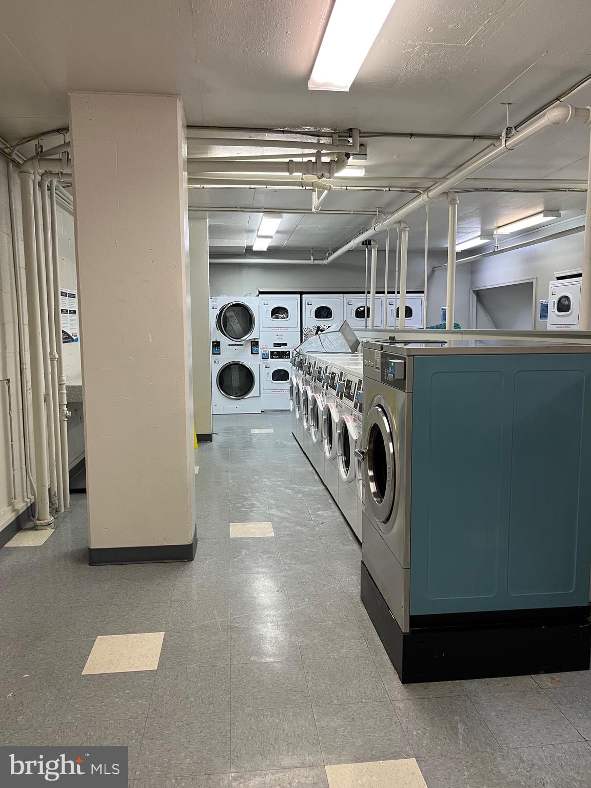 RIVER PLACE EAST - Residential Lease