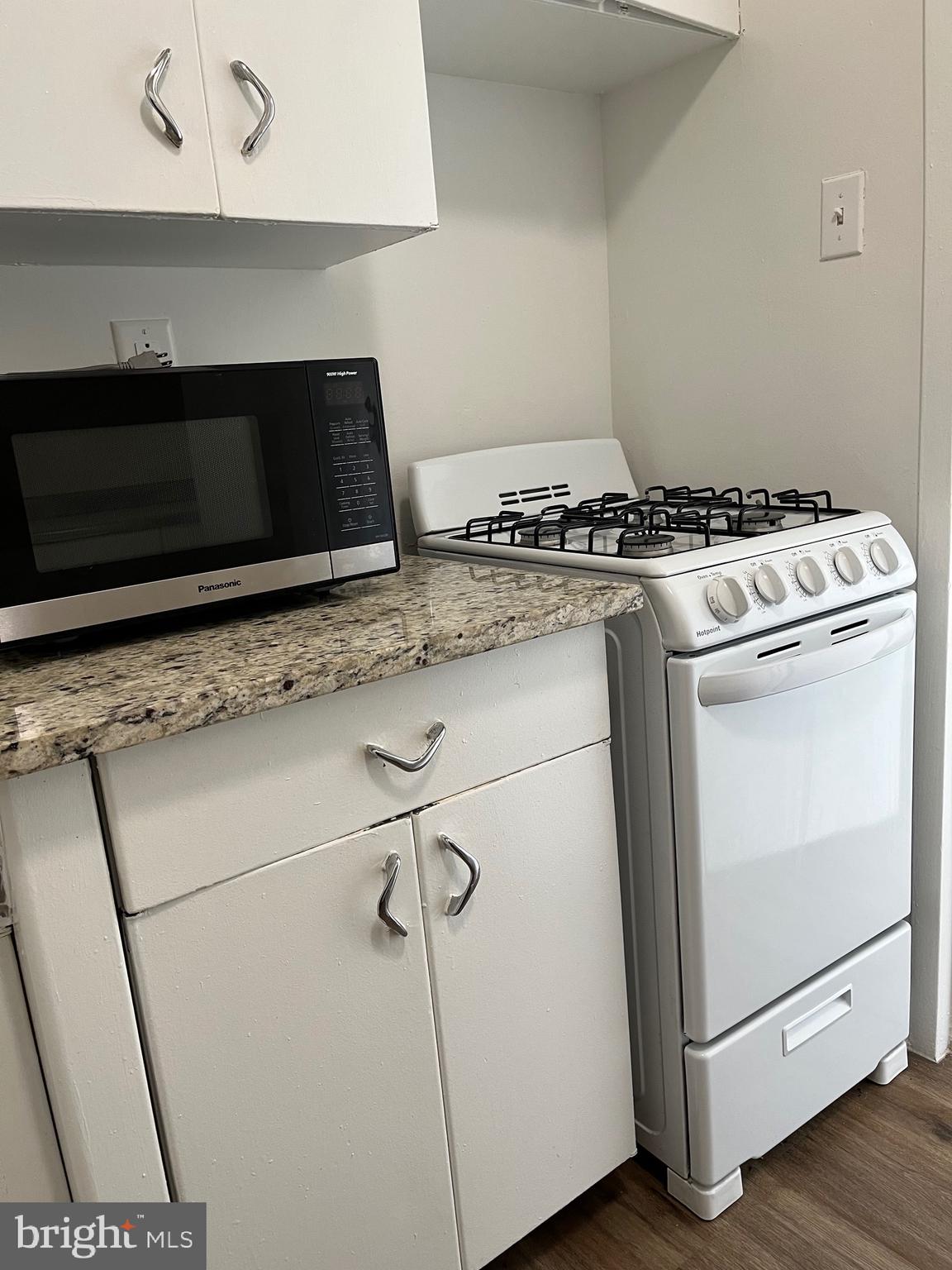 RIVER PLACE EAST - Residential Lease