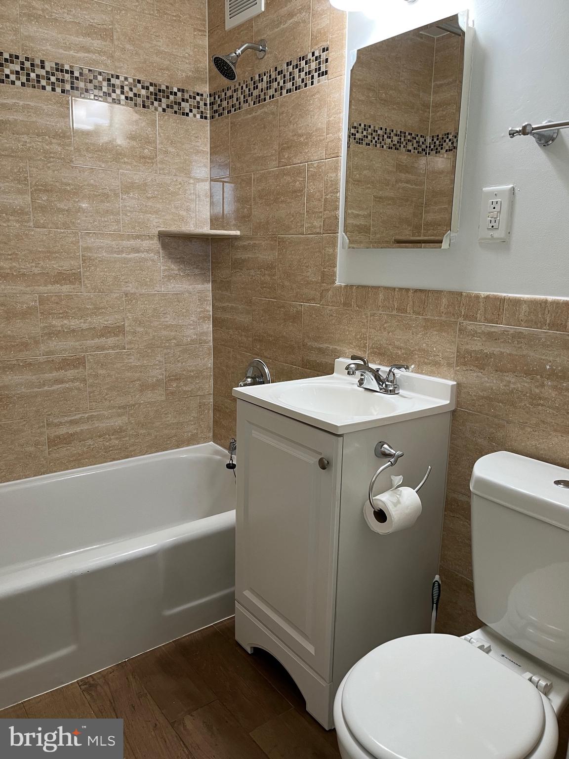 RIVER PLACE EAST - Residential Lease