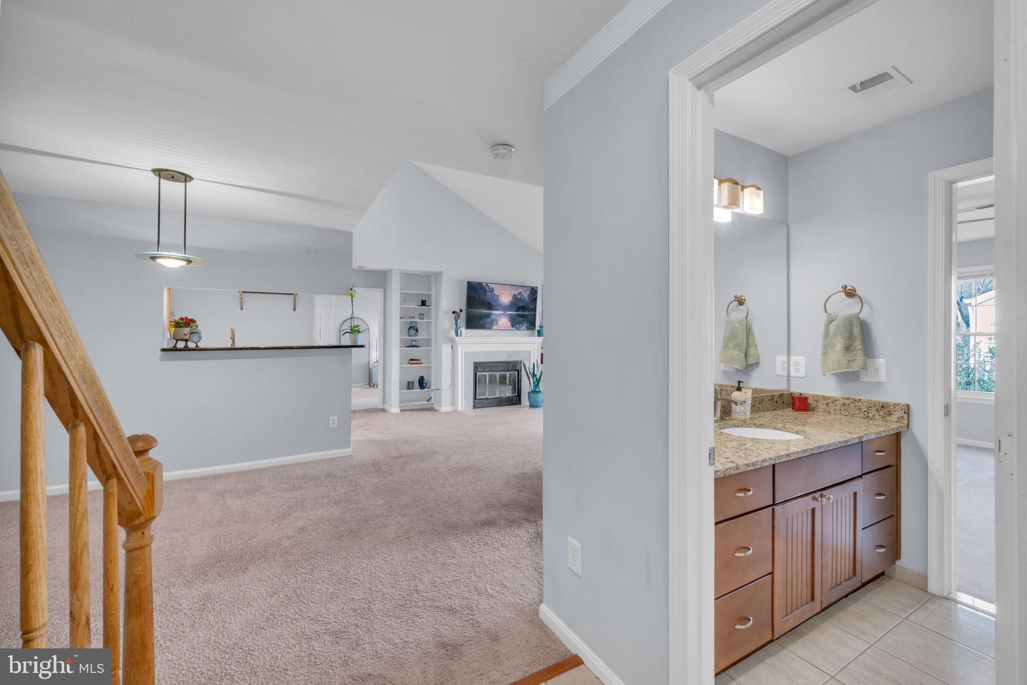 2233 LOVEDALE LANE L