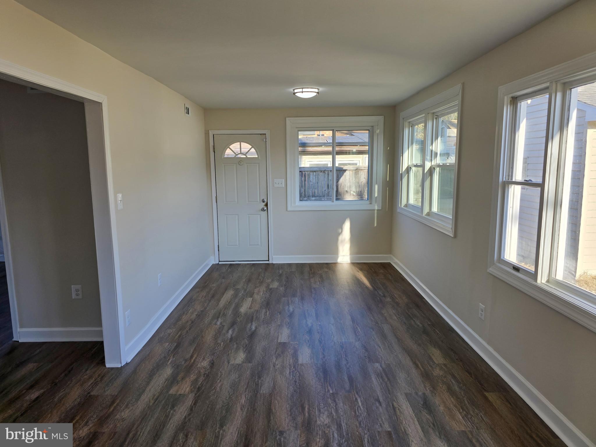 COUNTRY CLUB ESTATES - Residential