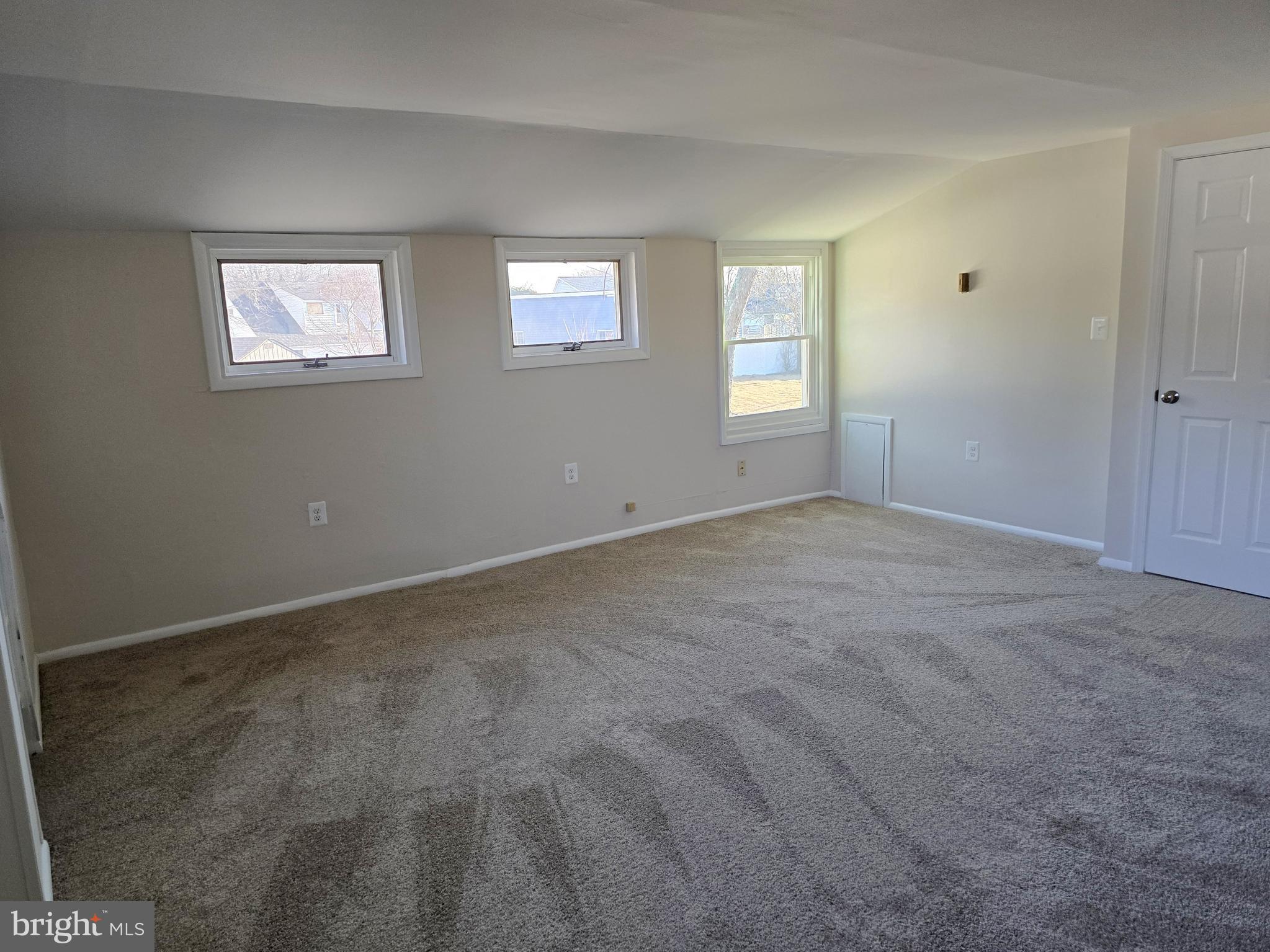 COUNTRY CLUB ESTATES - Residential