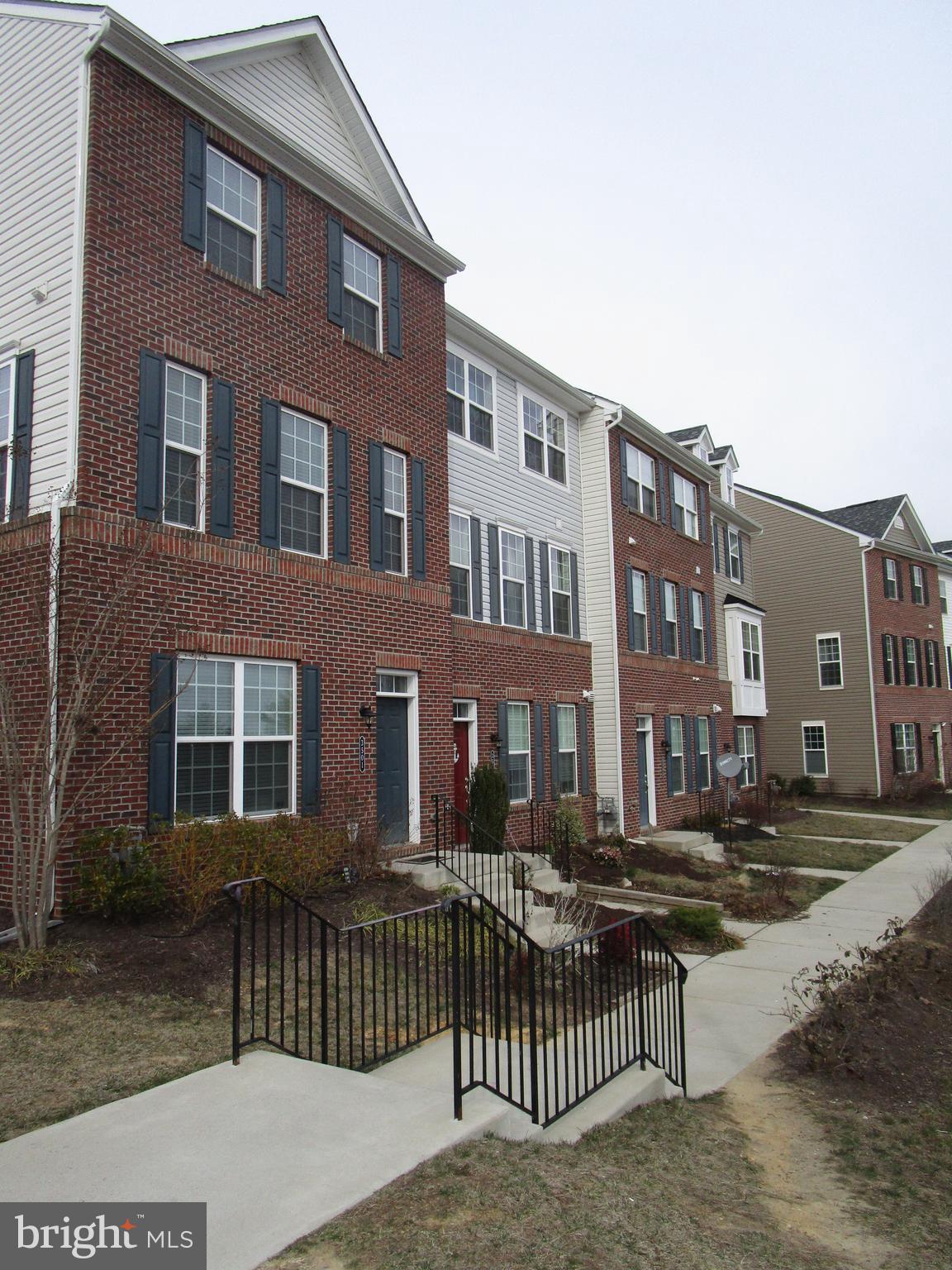 WOODLAKE TOWNS CODM - Residential Lease