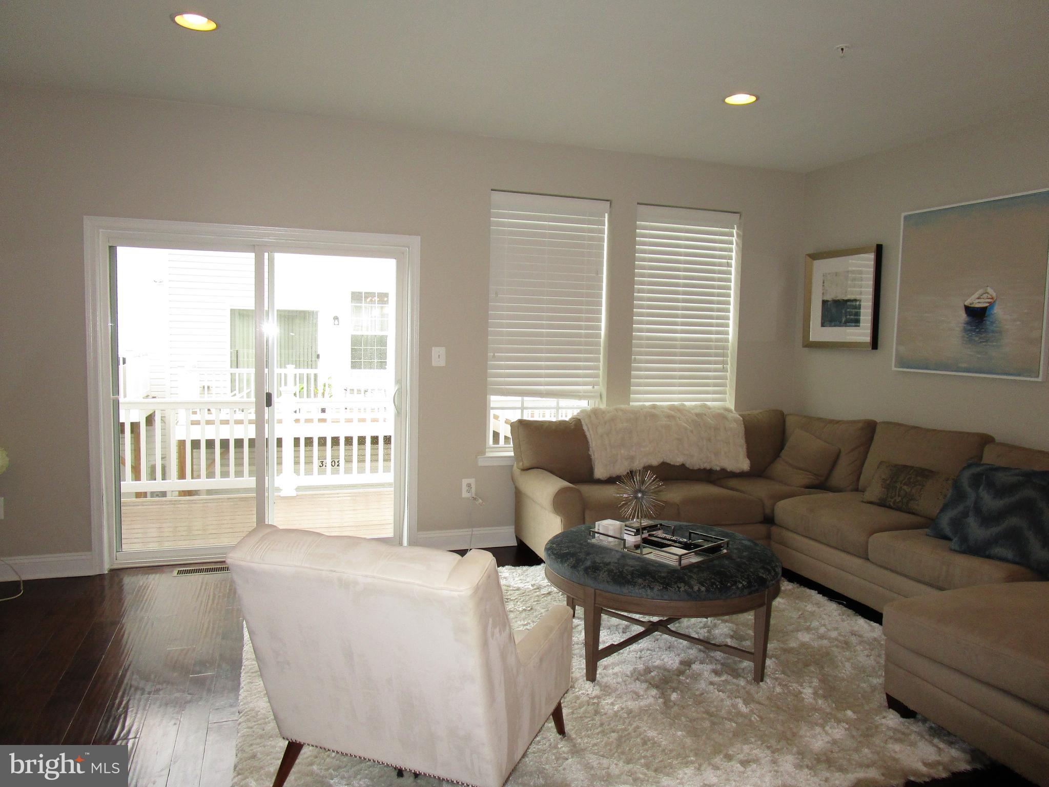 WOODLAKE TOWNS CODM - Residential Lease