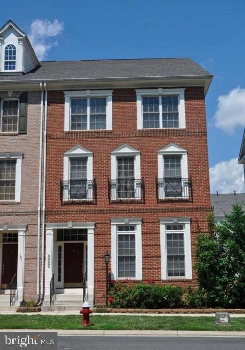 42496 LEGACY PARK DRIVE BRAMBLETON VA 20148