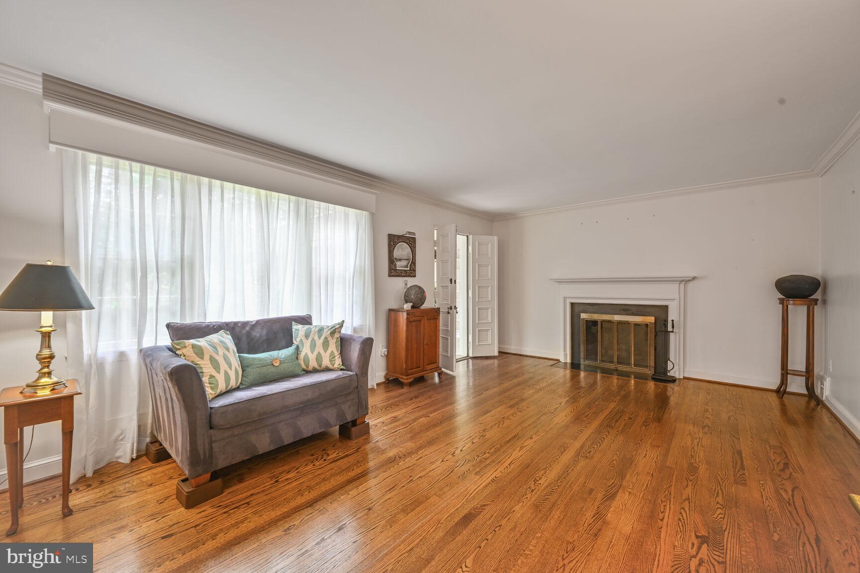 CHEVY CHASE VILLAGE - Residential