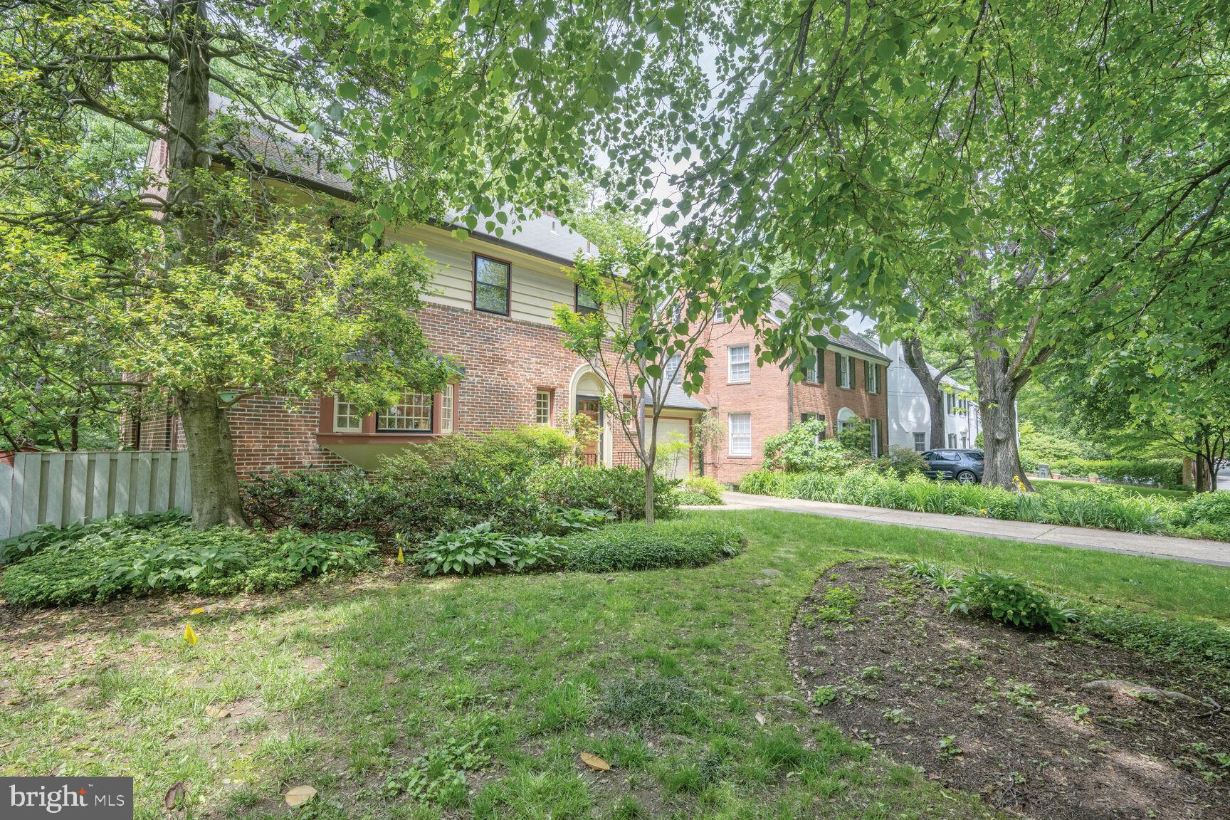 CHEVY CHASE VILLAGE - Residential