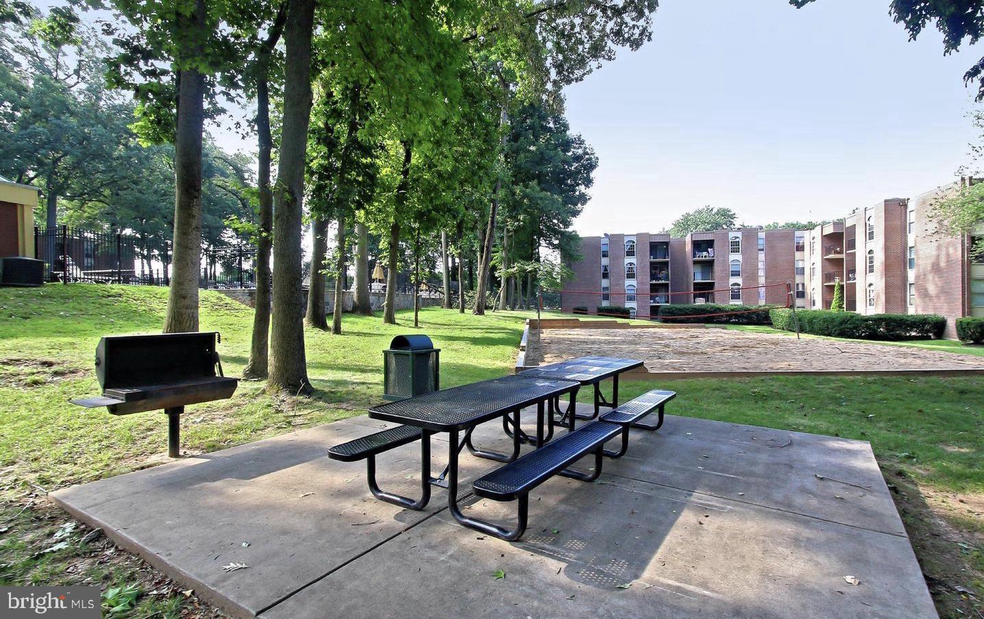 WOODBURN VILLAGE - Residential Lease