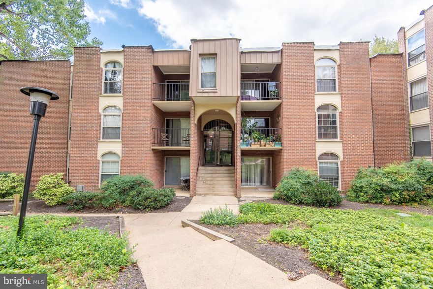 Cozy first level condo conveniently located near shops, restaurants, hospital, and major highways for easy commuter access and tons of community amenities. This well-kept condo offers an updated kitchen, new carpet, hardwood floors in a luxurious dining room, and not to mention all the utilities are included. This could be your next place to call home.