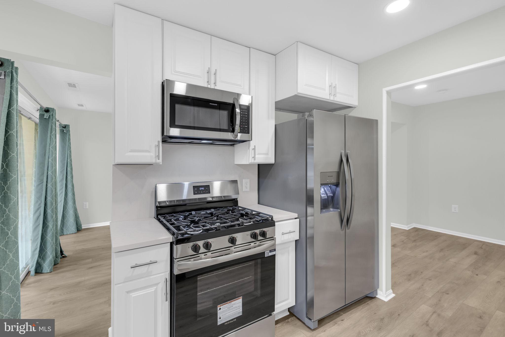 PLYMOUTH WOODS - Residential