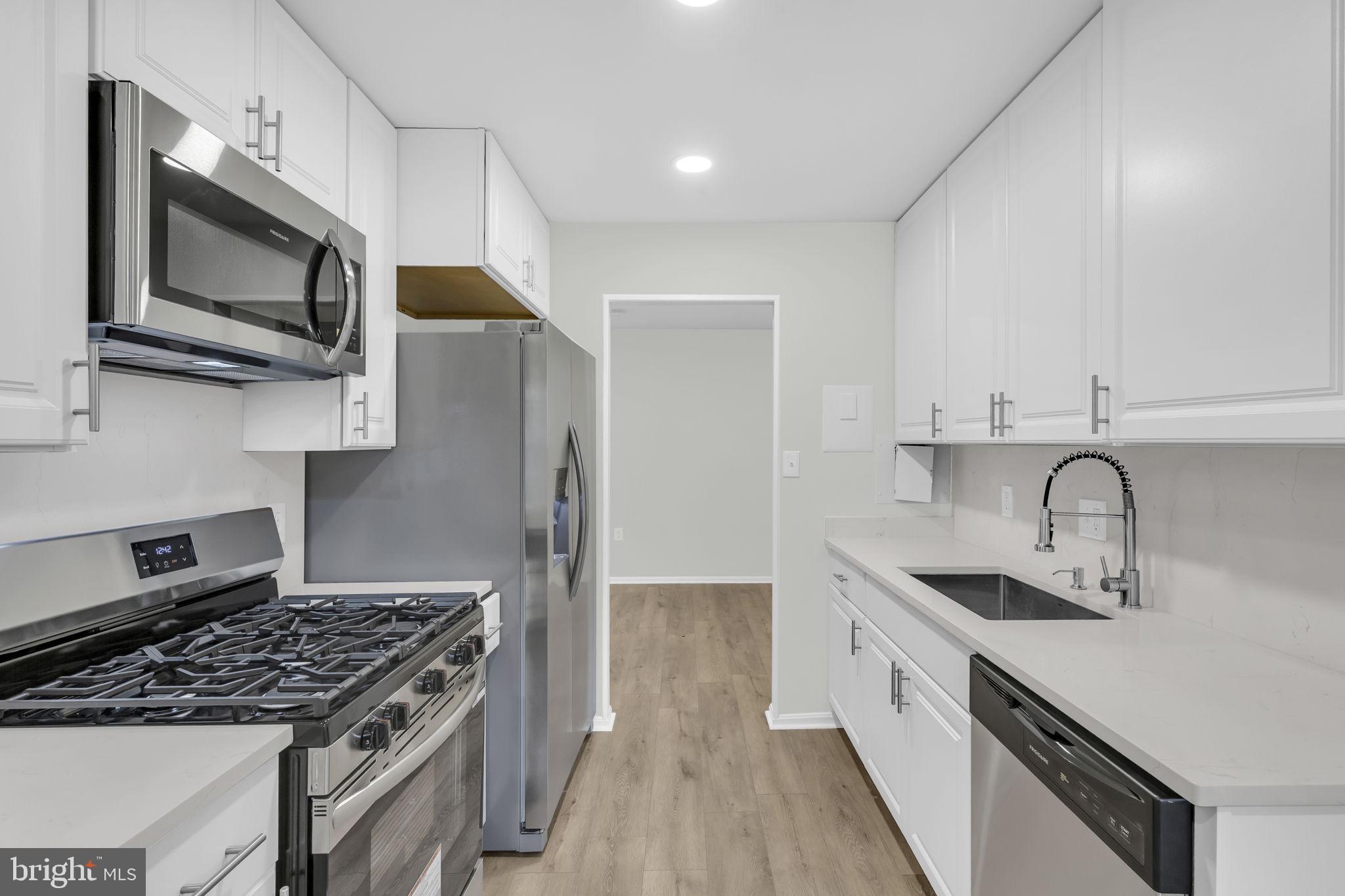 PLYMOUTH WOODS - Residential