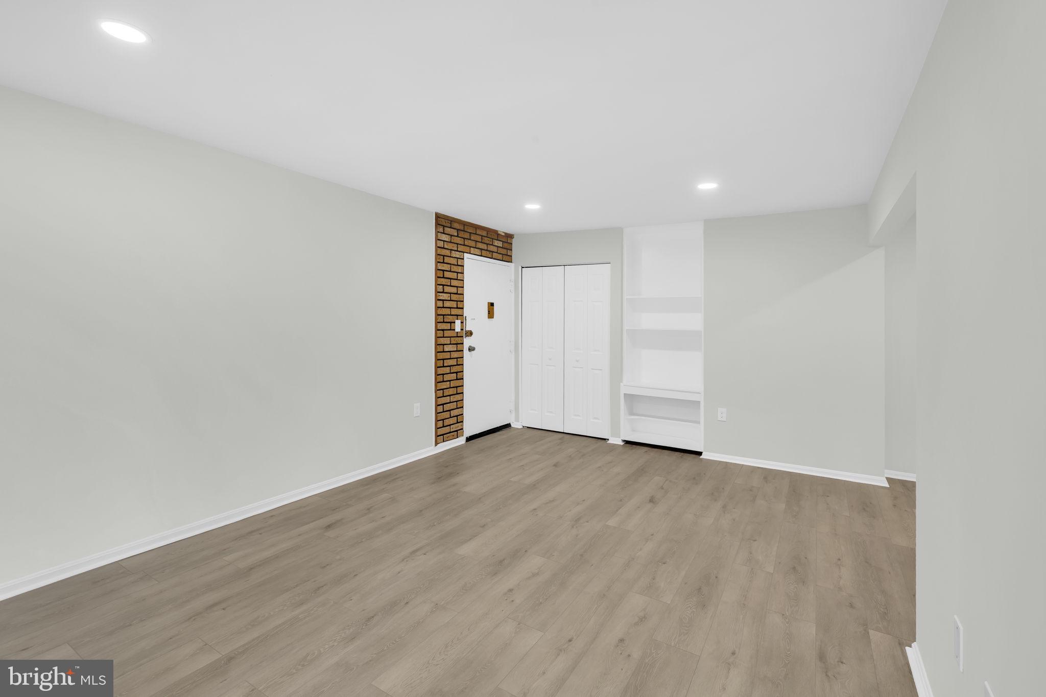 PLYMOUTH WOODS - Residential