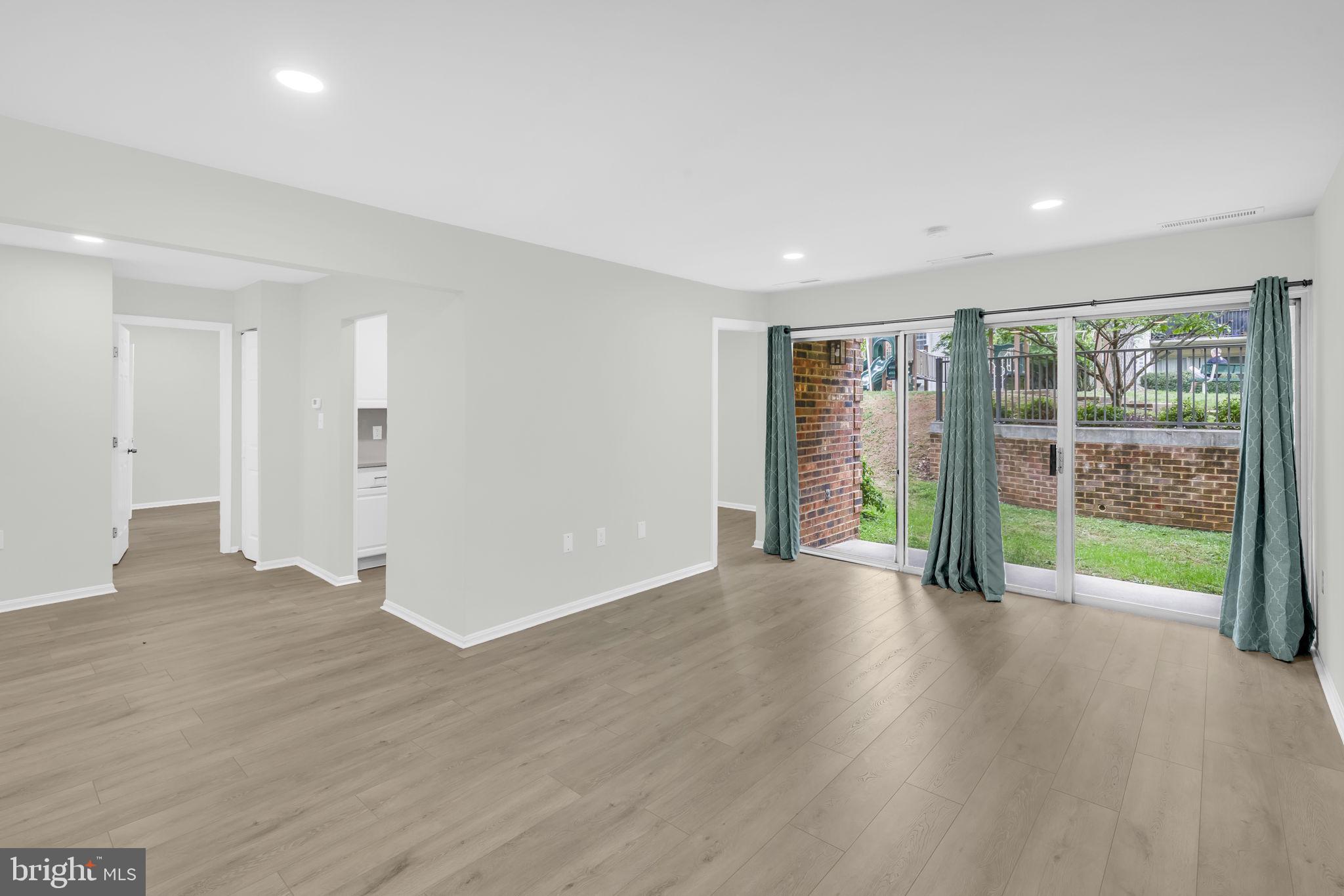 PLYMOUTH WOODS - Residential