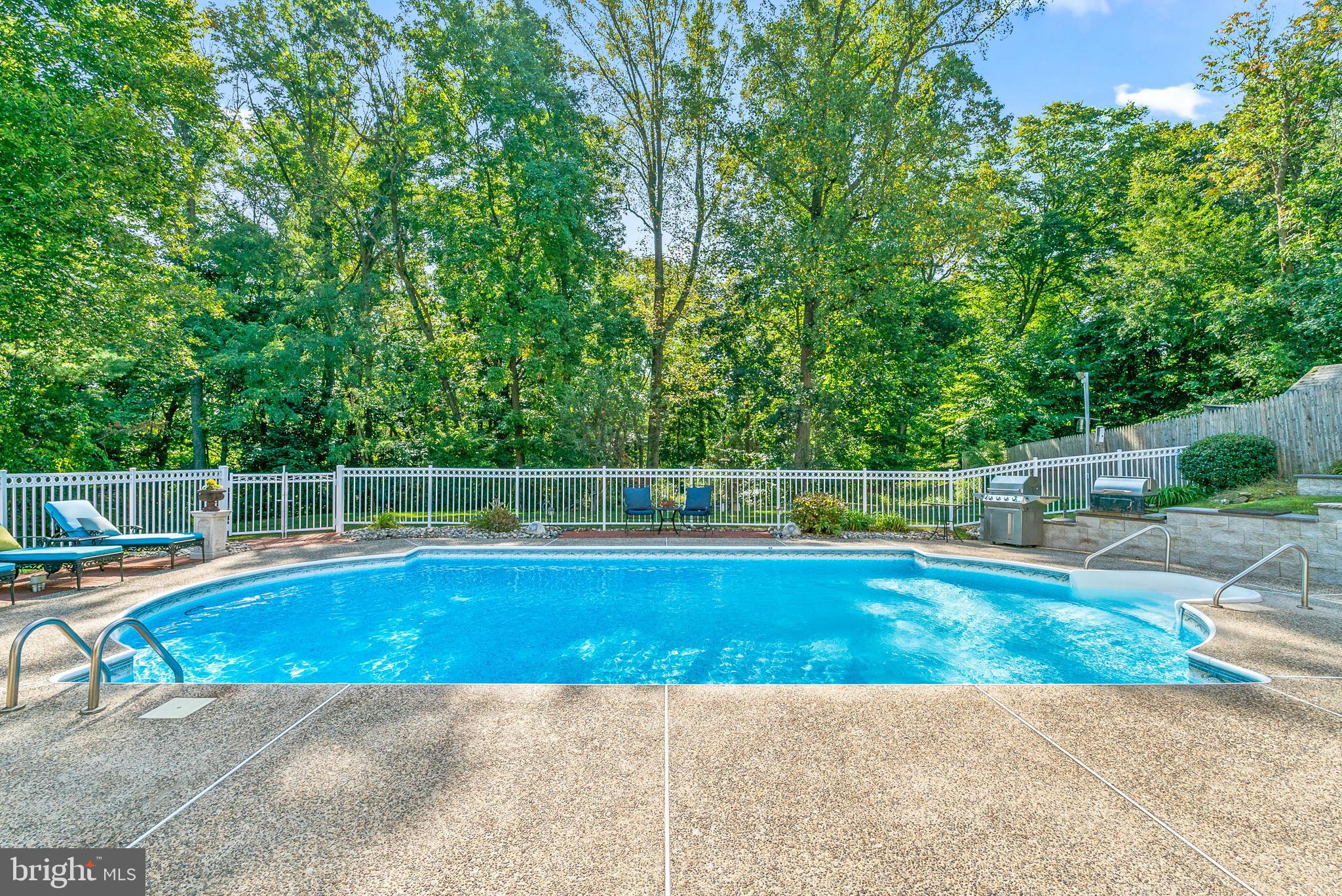 PINE RIDGE - Residential