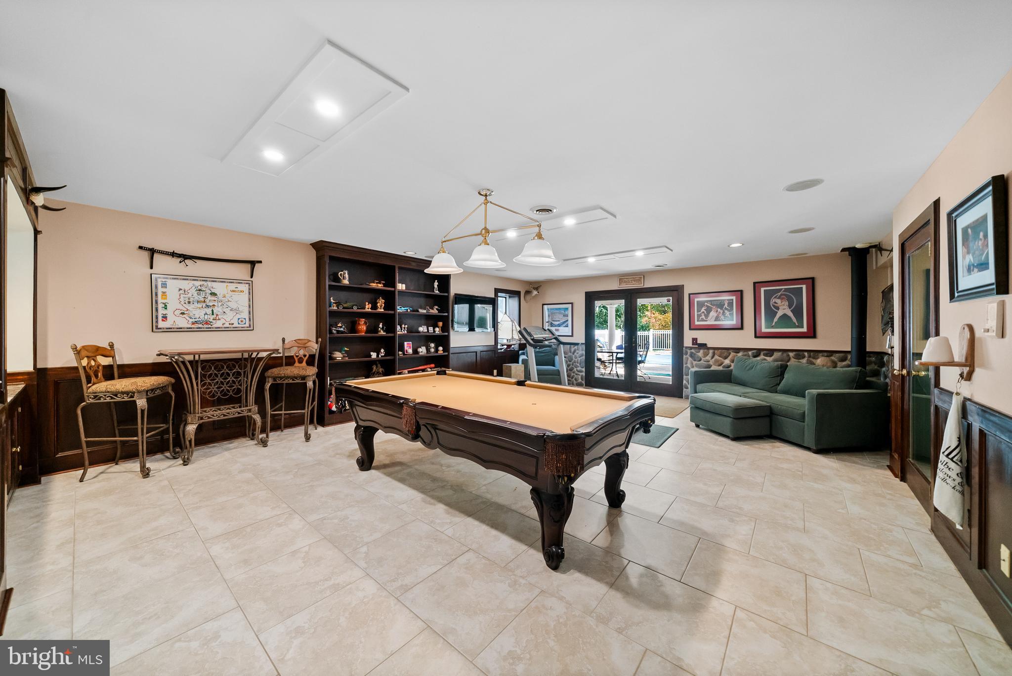 PINE RIDGE - Residential