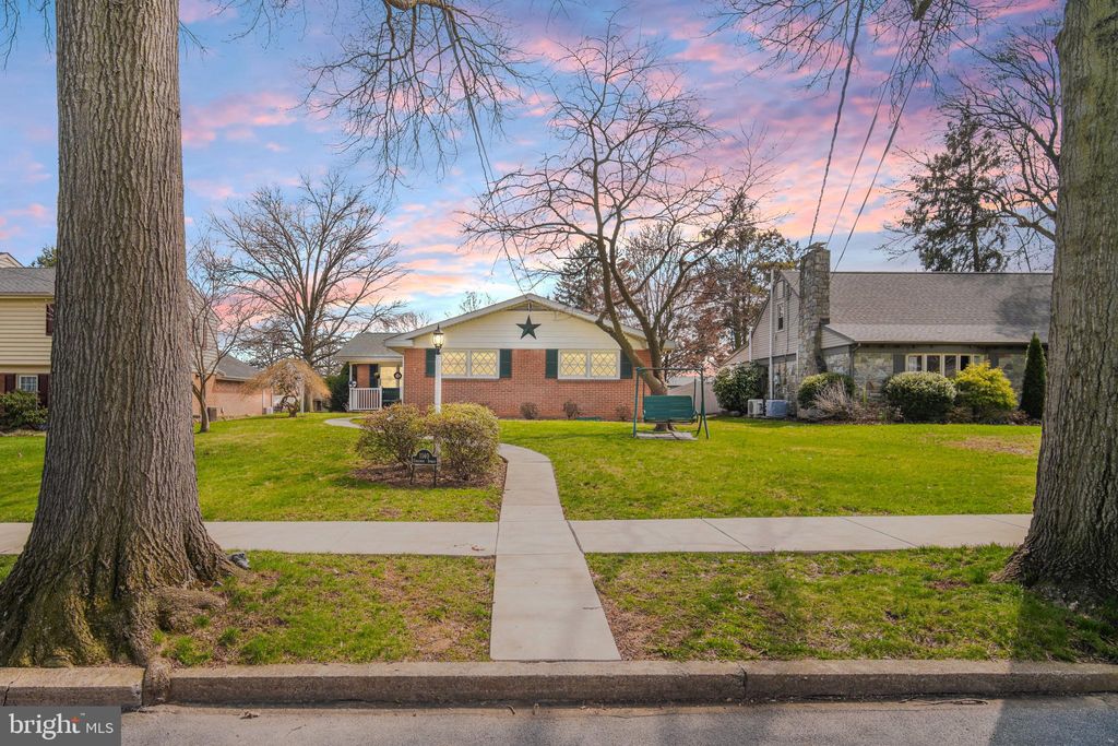 Photo of 1140 Chestnut Street, COLUMBIA, PA 17512 (MLS # PALA2085510)