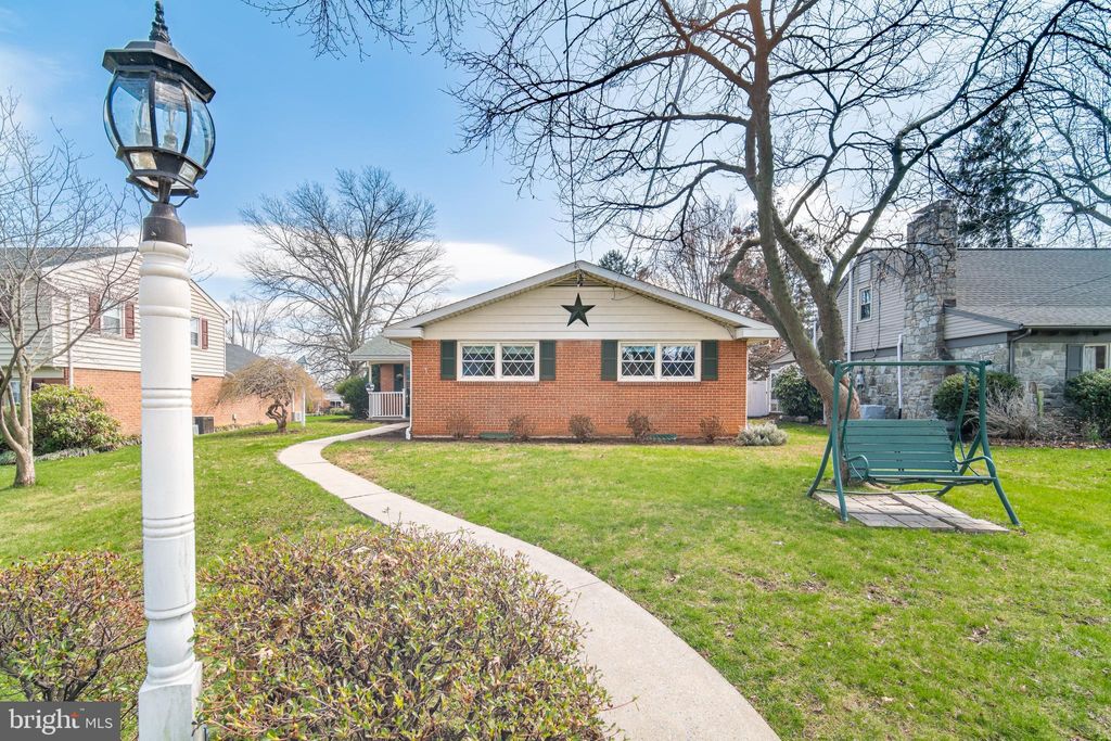 Photo of 1140 Chestnut Street, COLUMBIA, PA 17512 (MLS # PALA2085510)