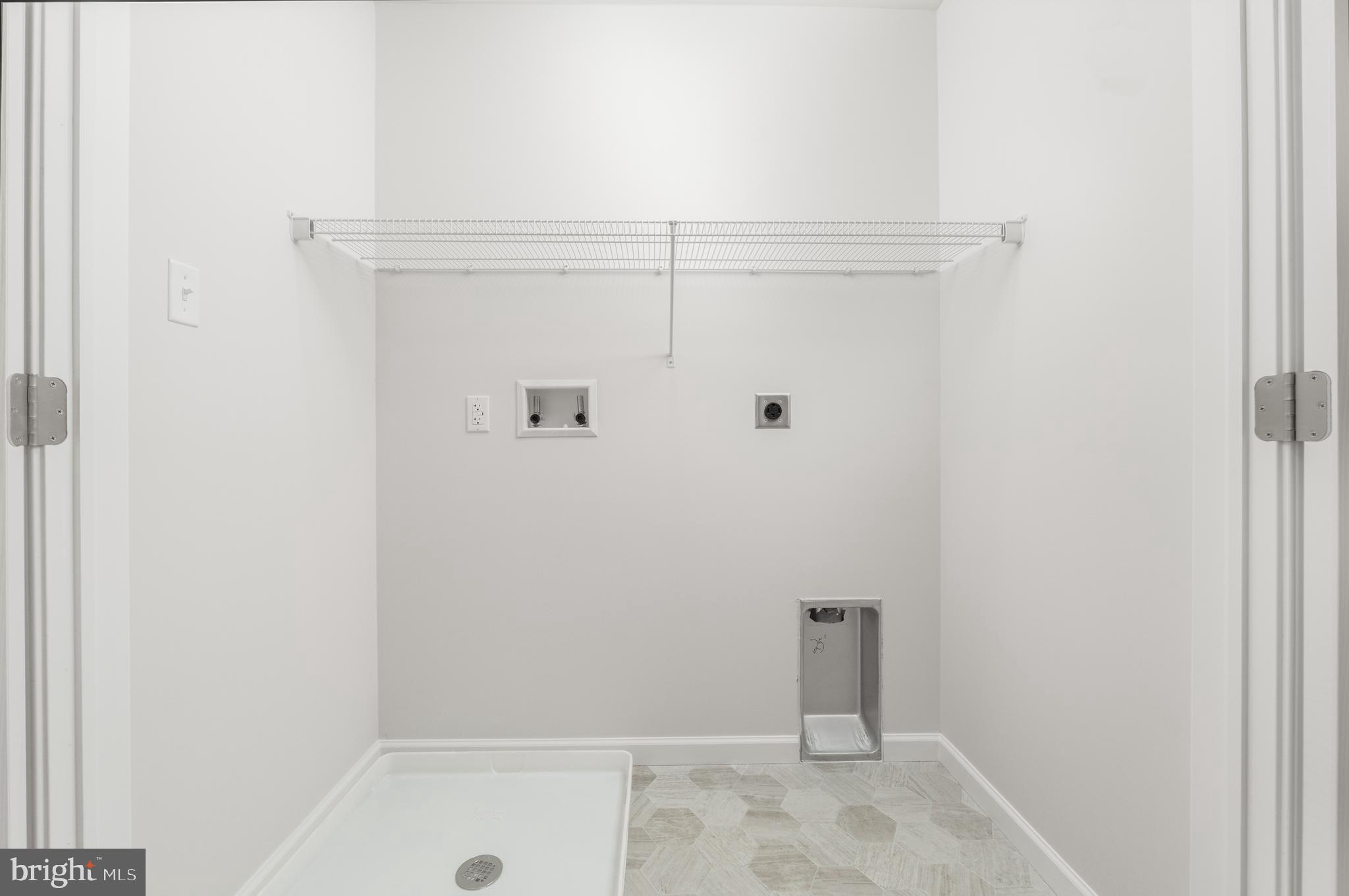 GRAYS POINTE - Residential