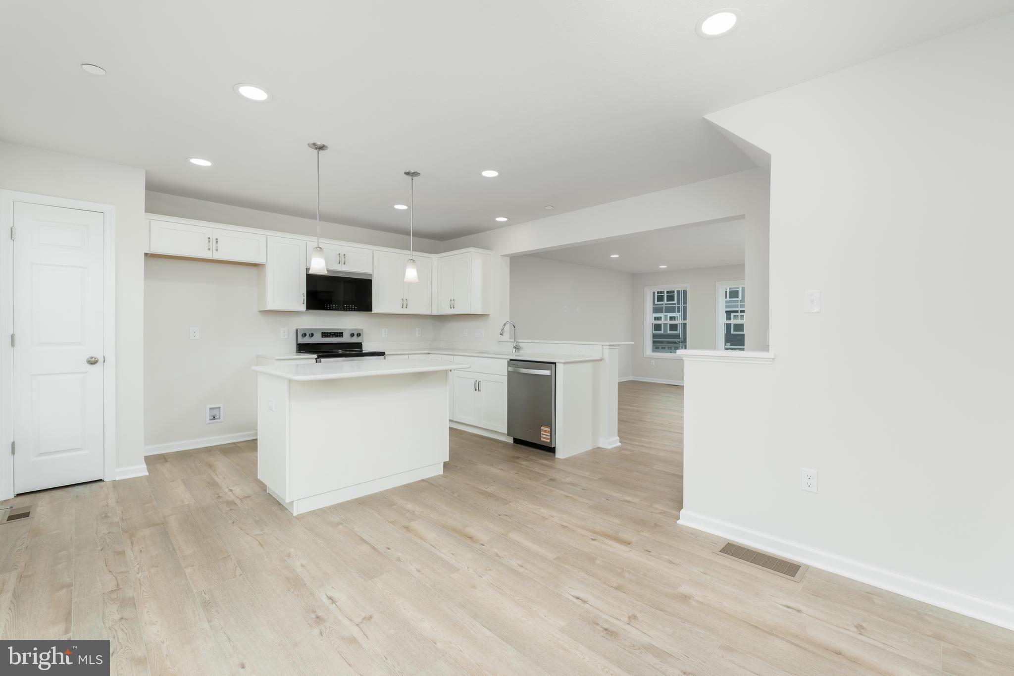 GRAYS POINTE - Residential