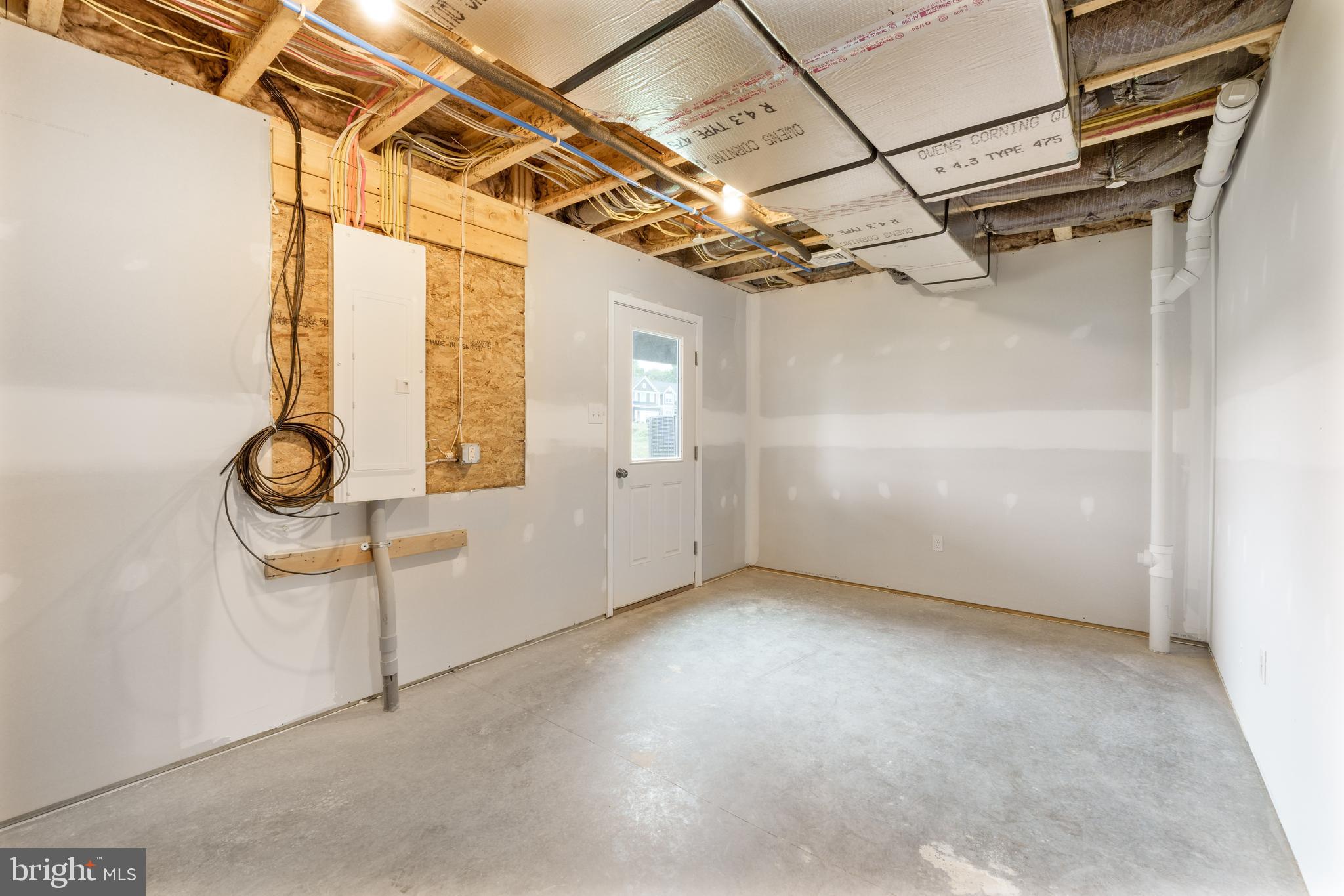 GRAYS POINTE - Residential