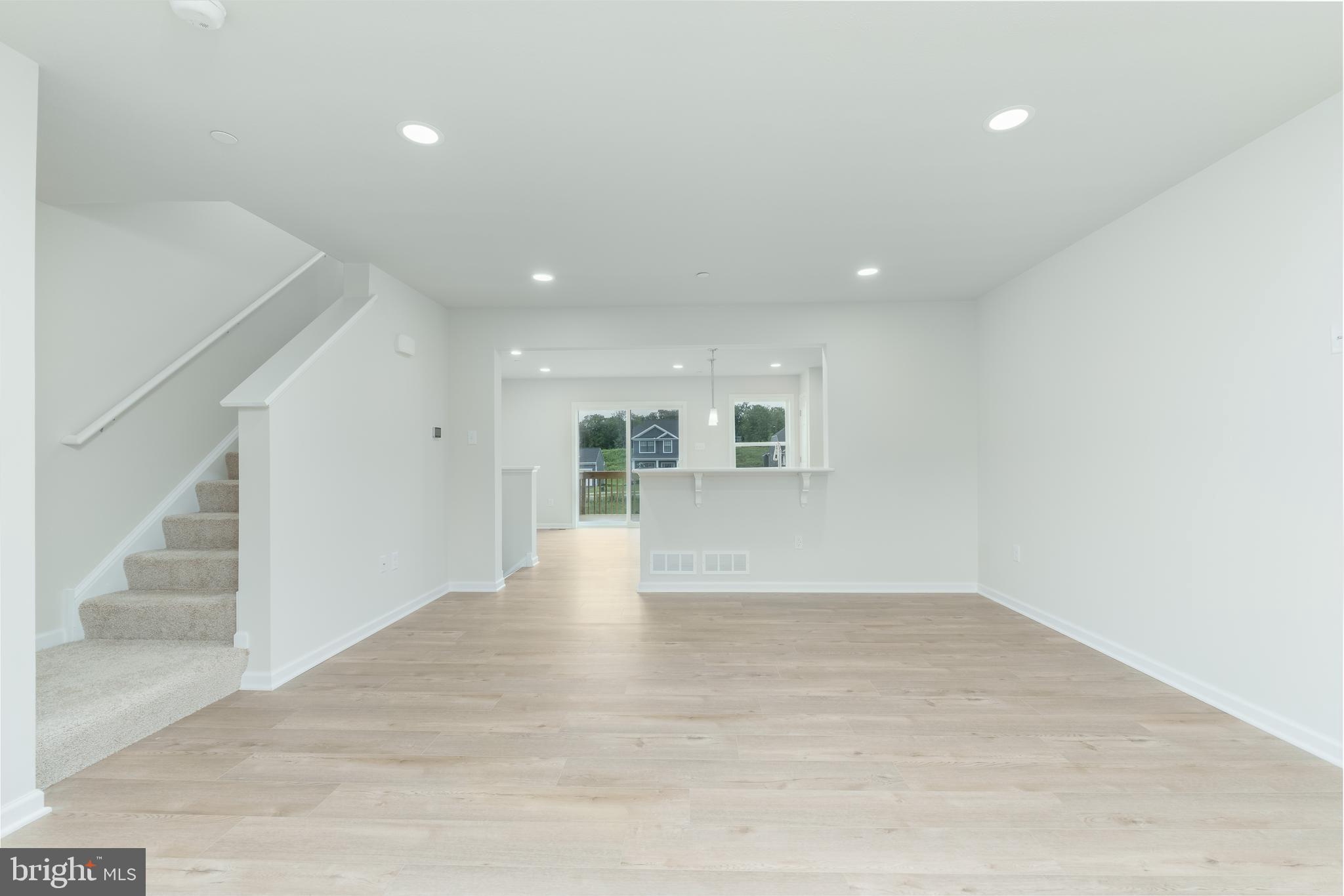 GRAYS POINTE - Residential