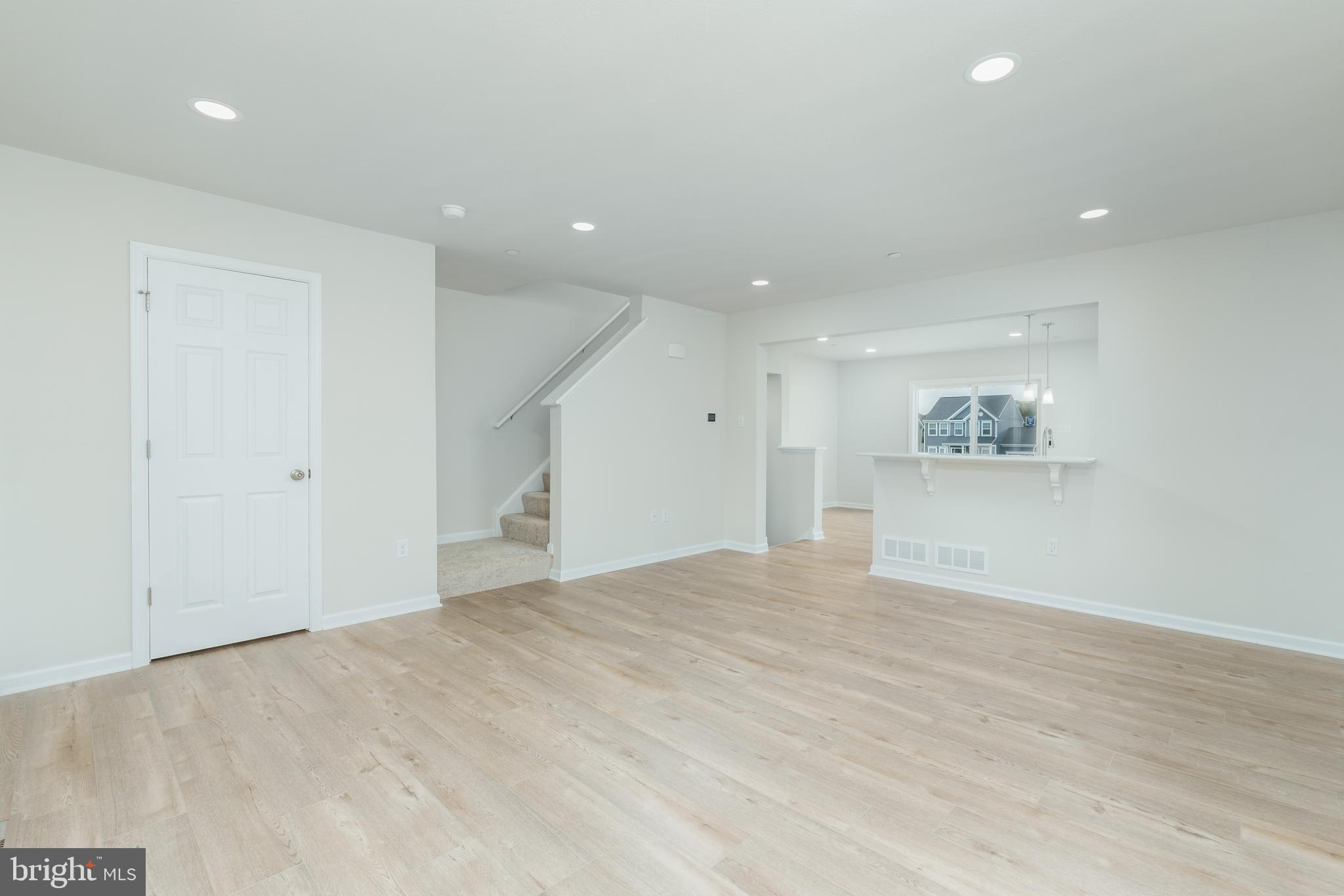 GRAYS POINTE - Residential