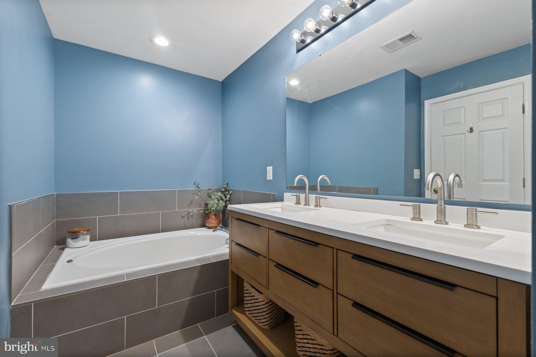 LORTON VALLEY NORTH - Residential