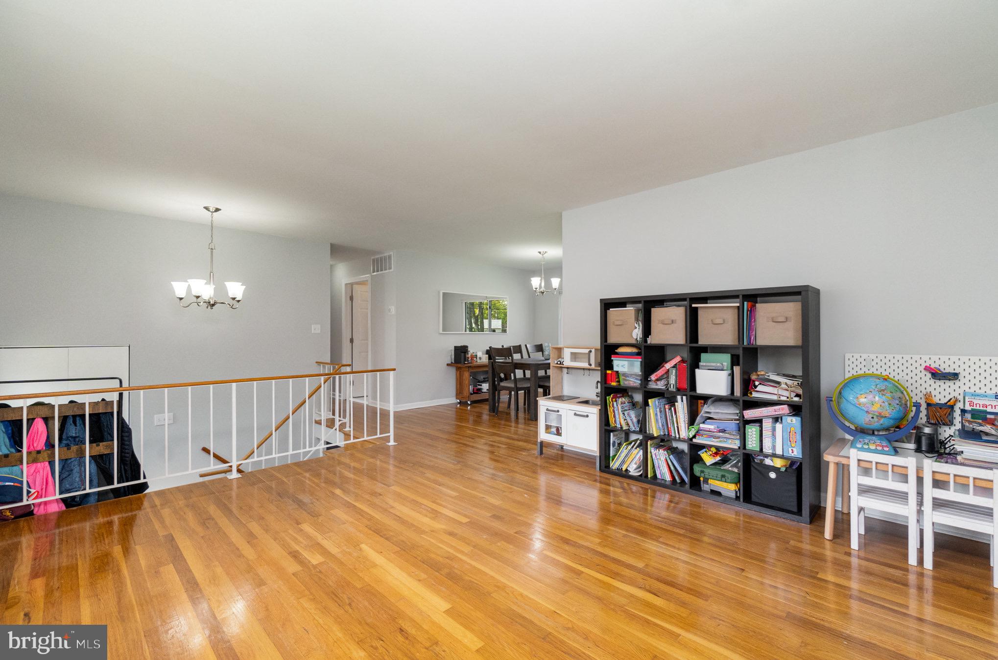 CARROLLWOOD - Residential