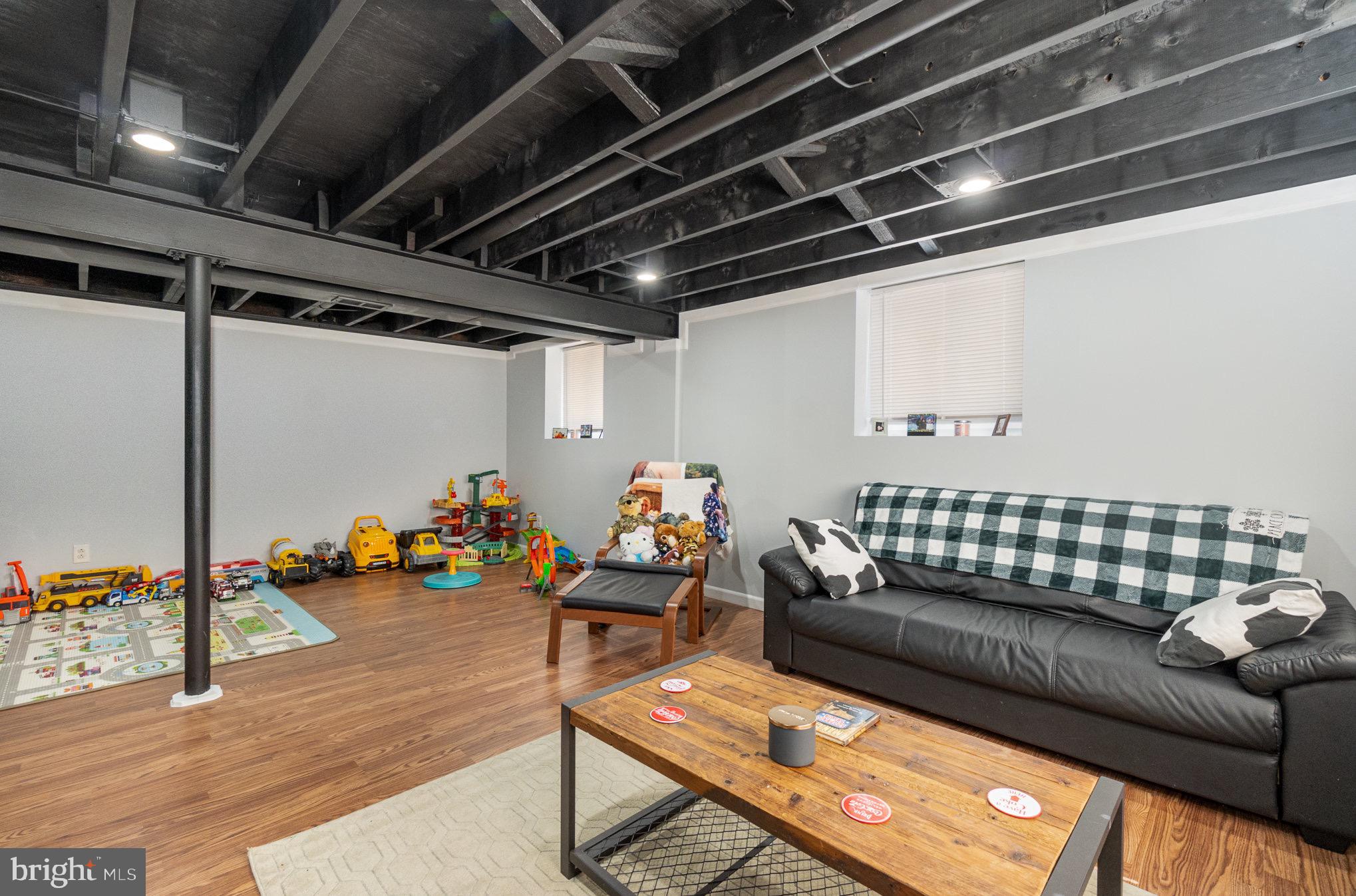 CARROLLWOOD - Residential