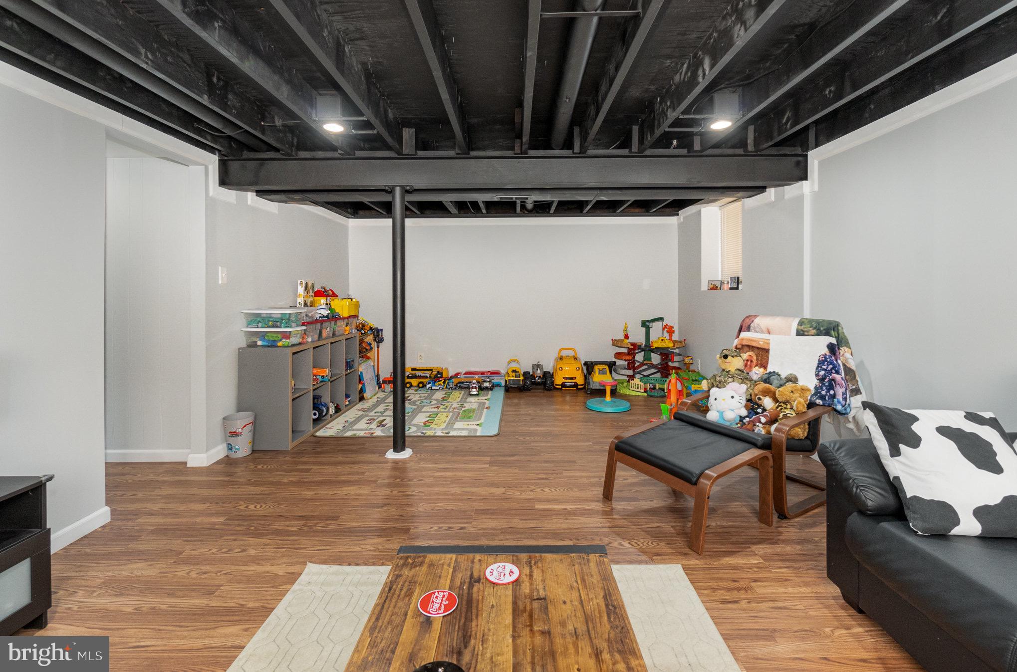 CARROLLWOOD - Residential