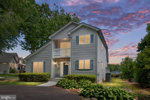 308 HARRISON CIRCLE LOCUST GROVE VA 22508